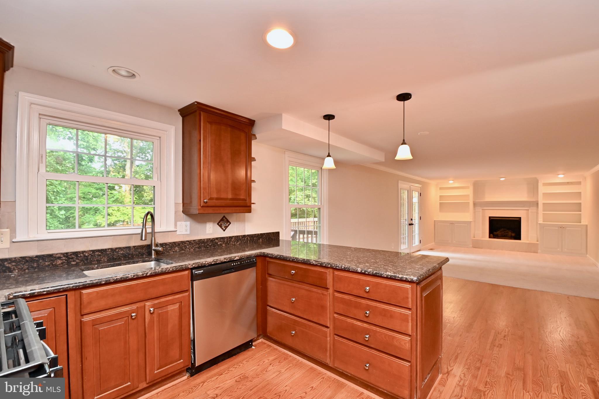 COLONY WOODS - Residential