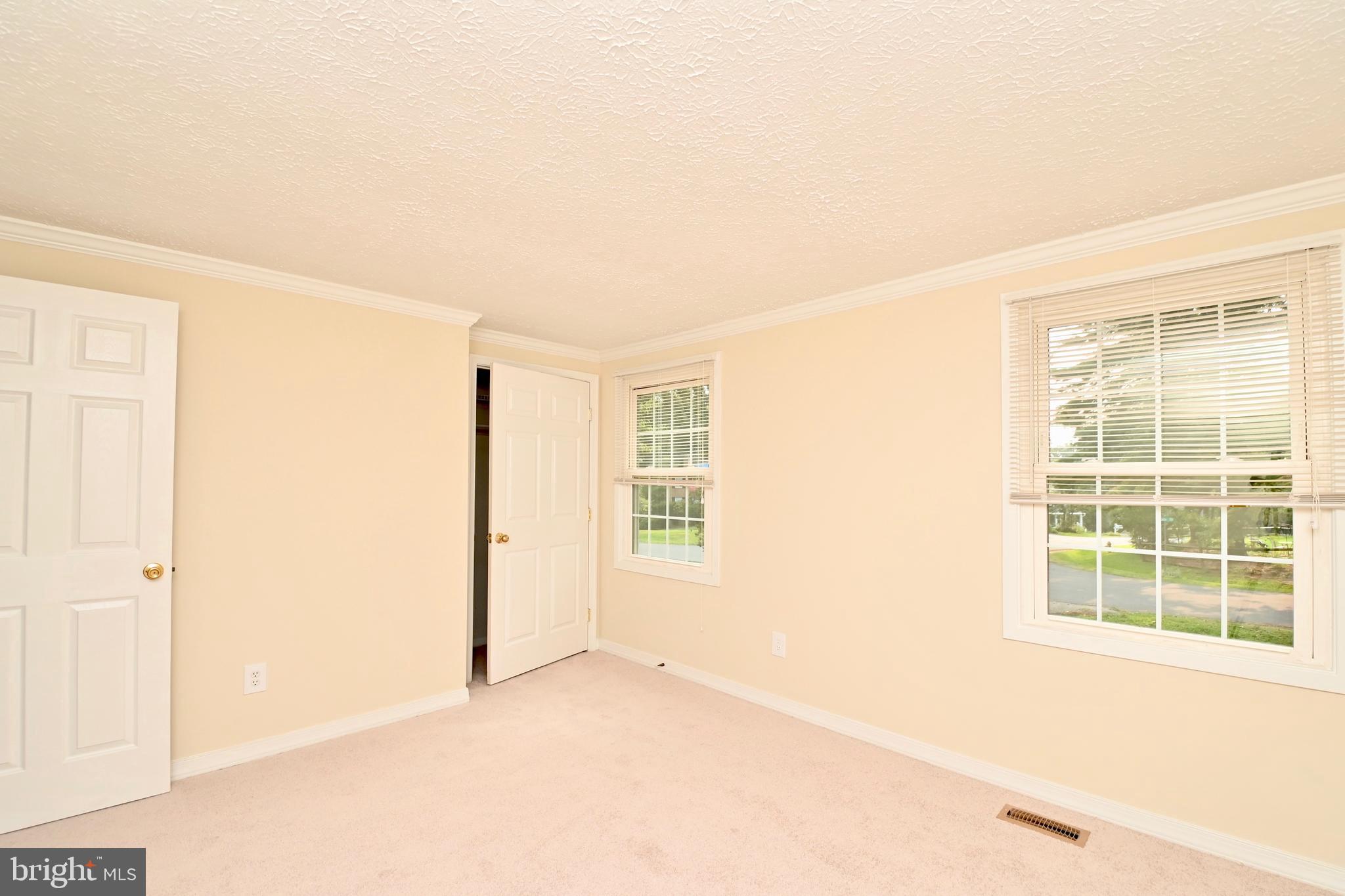 COLONY WOODS - Residential