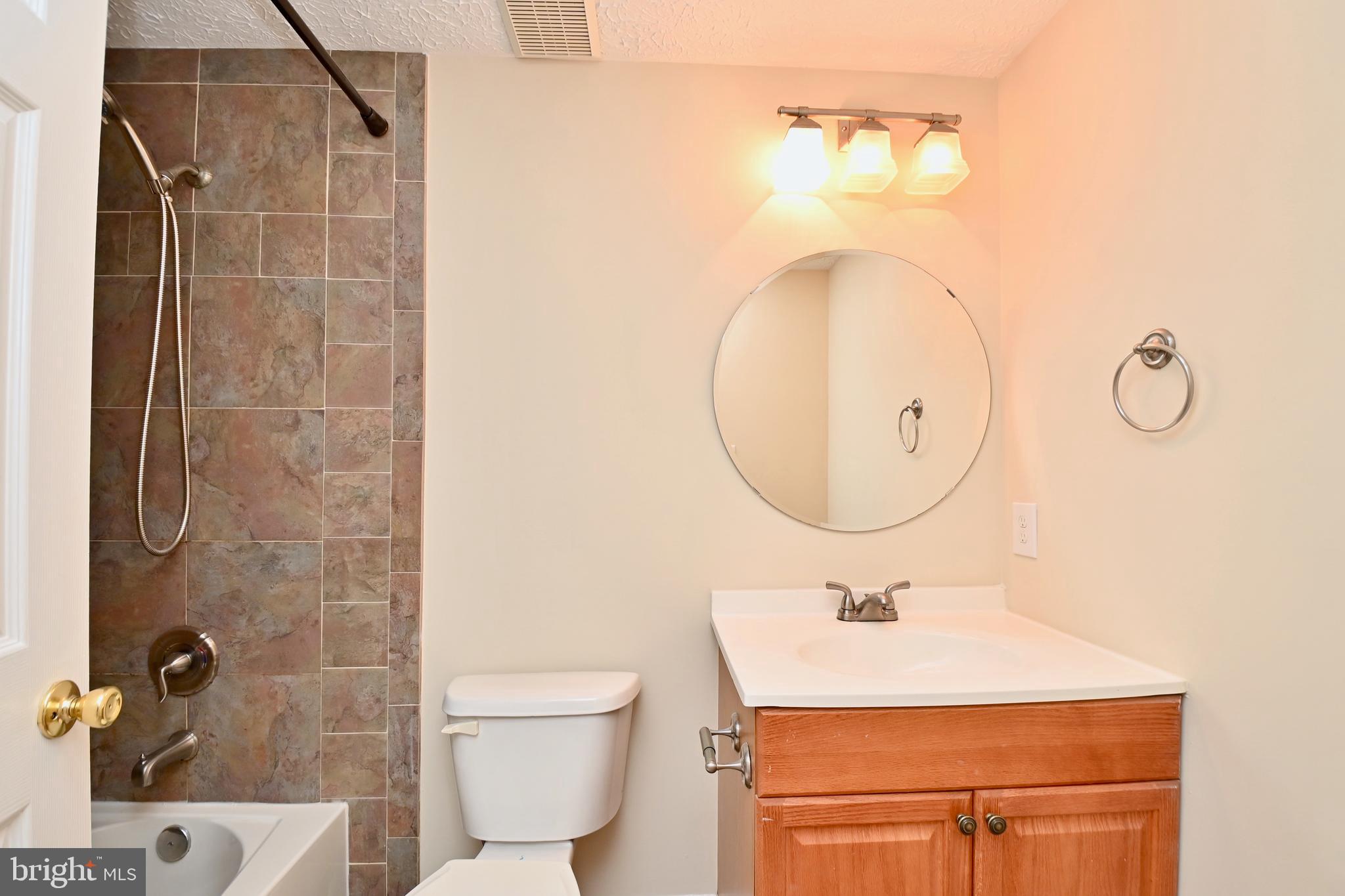 COLONY WOODS - Residential