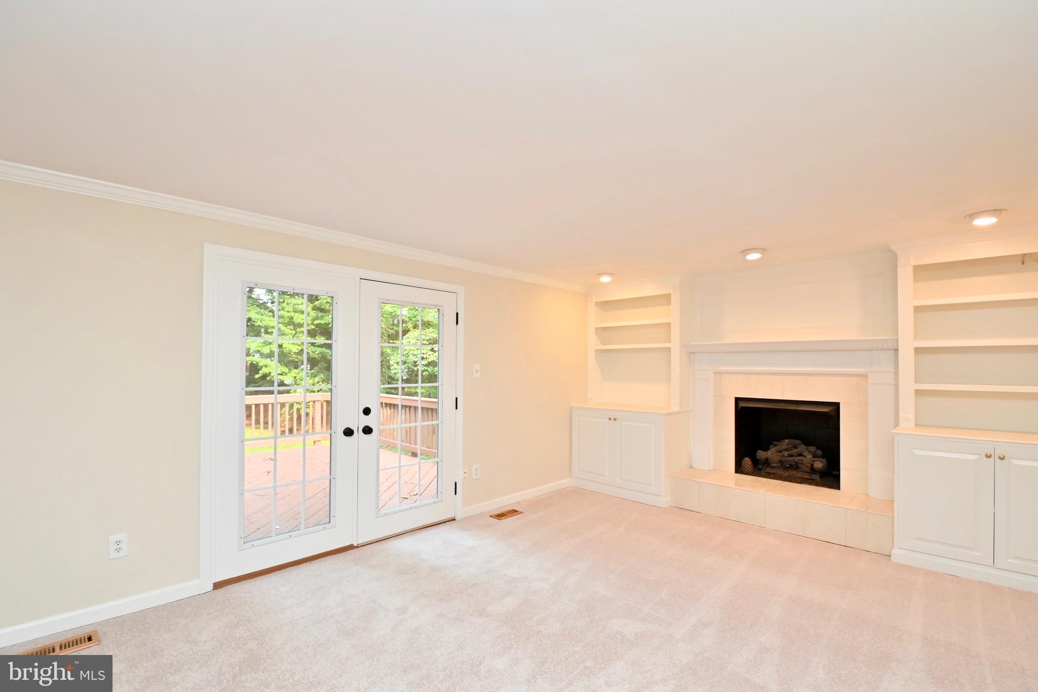 COLONY WOODS - Residential