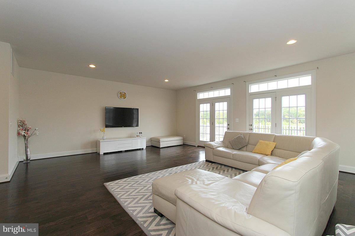 STONEGATE - Residential