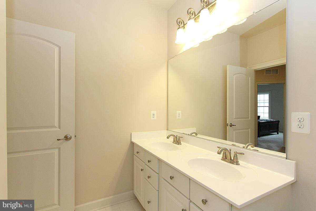 STONEGATE - Residential