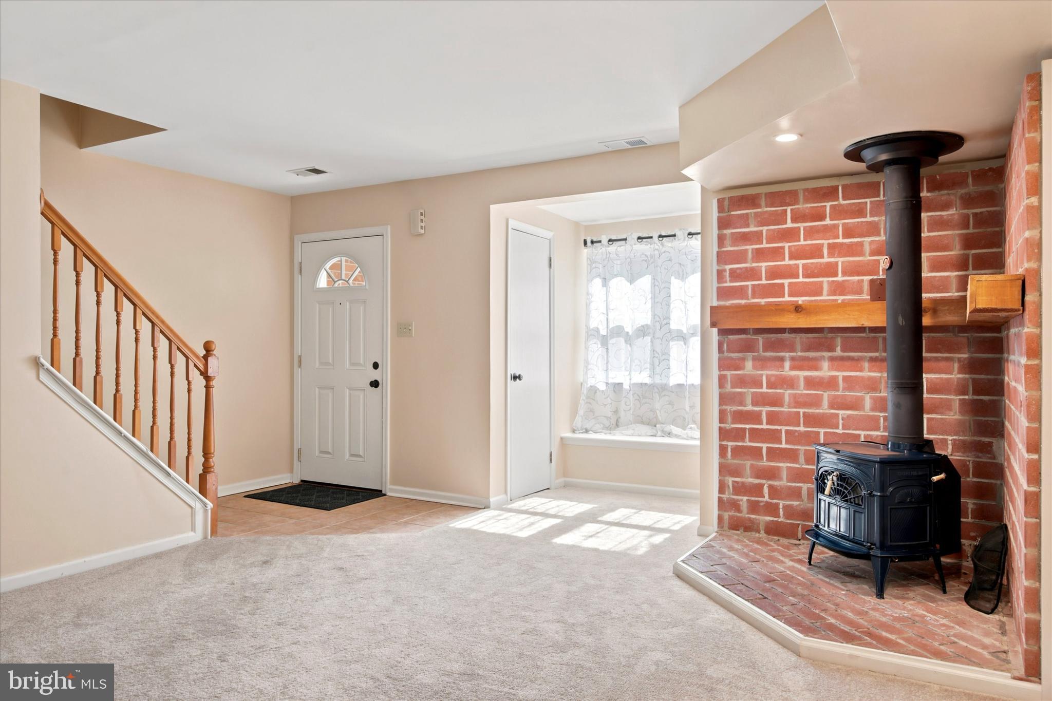 7 RICKMAR LANE