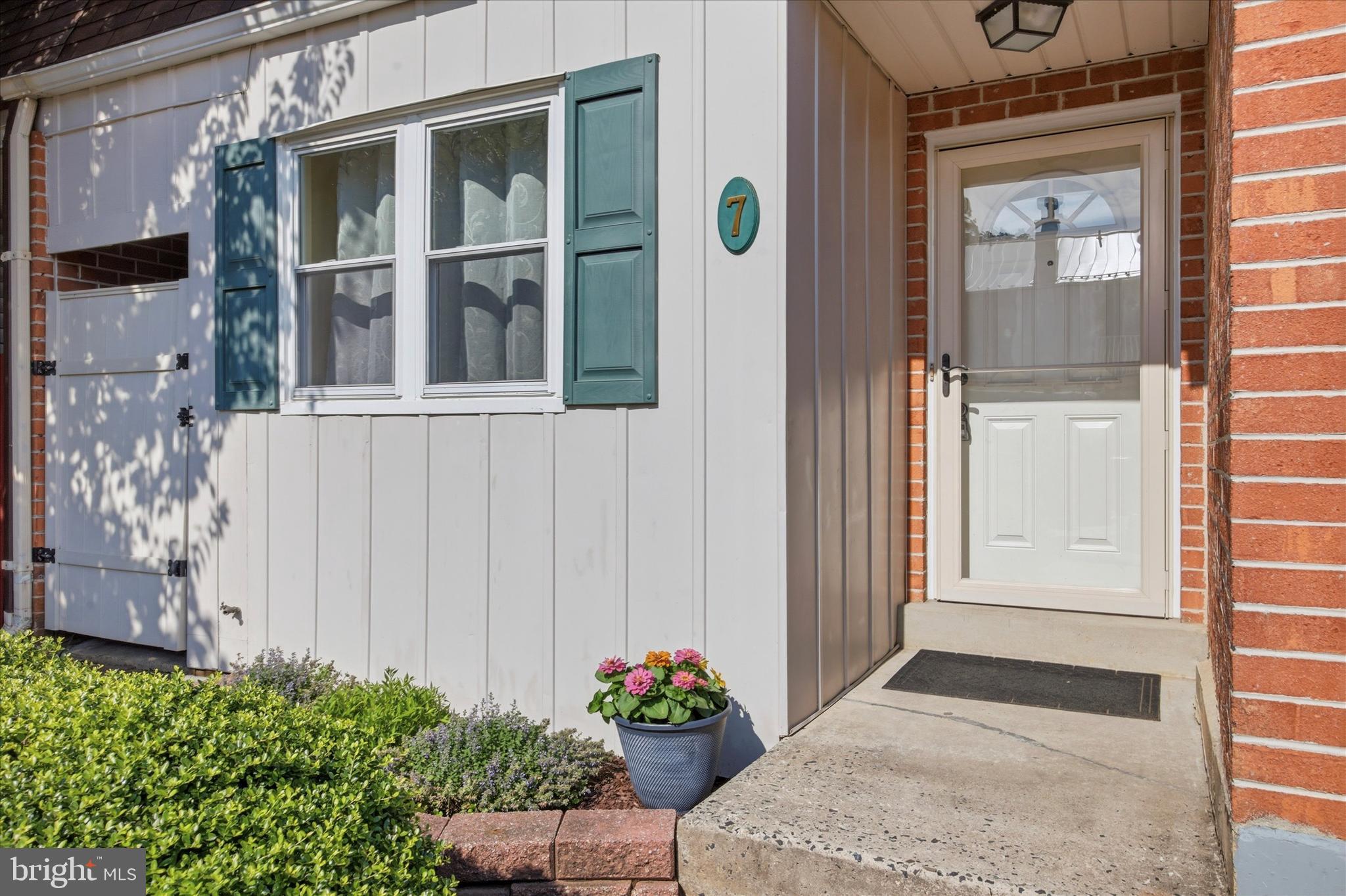 7 RICKMAR LANE