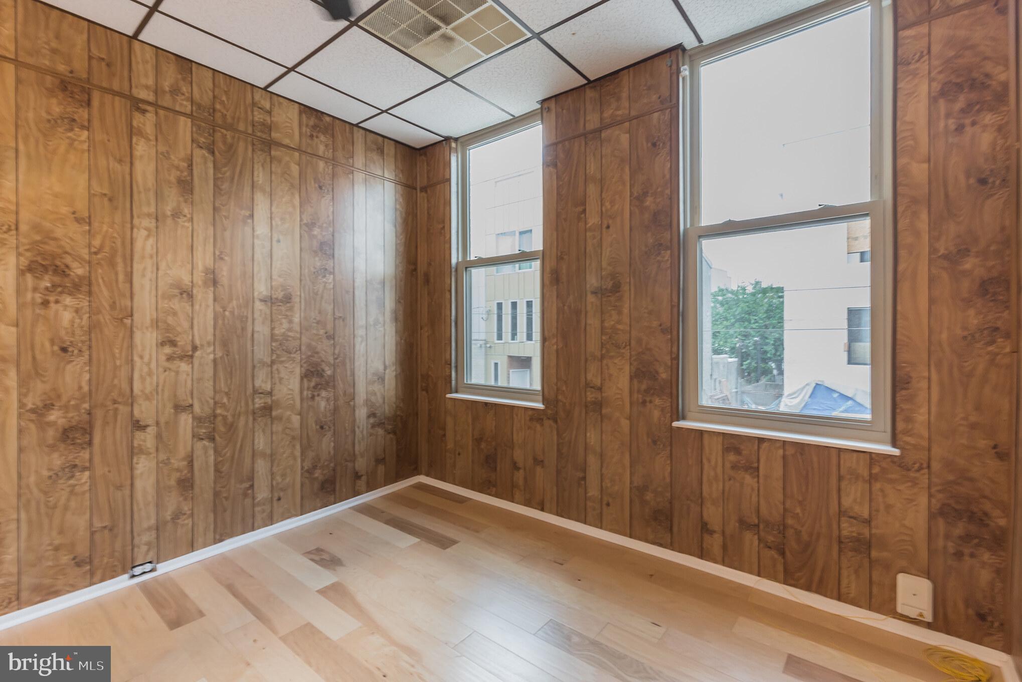 FISHTOWN - Commercial Sale