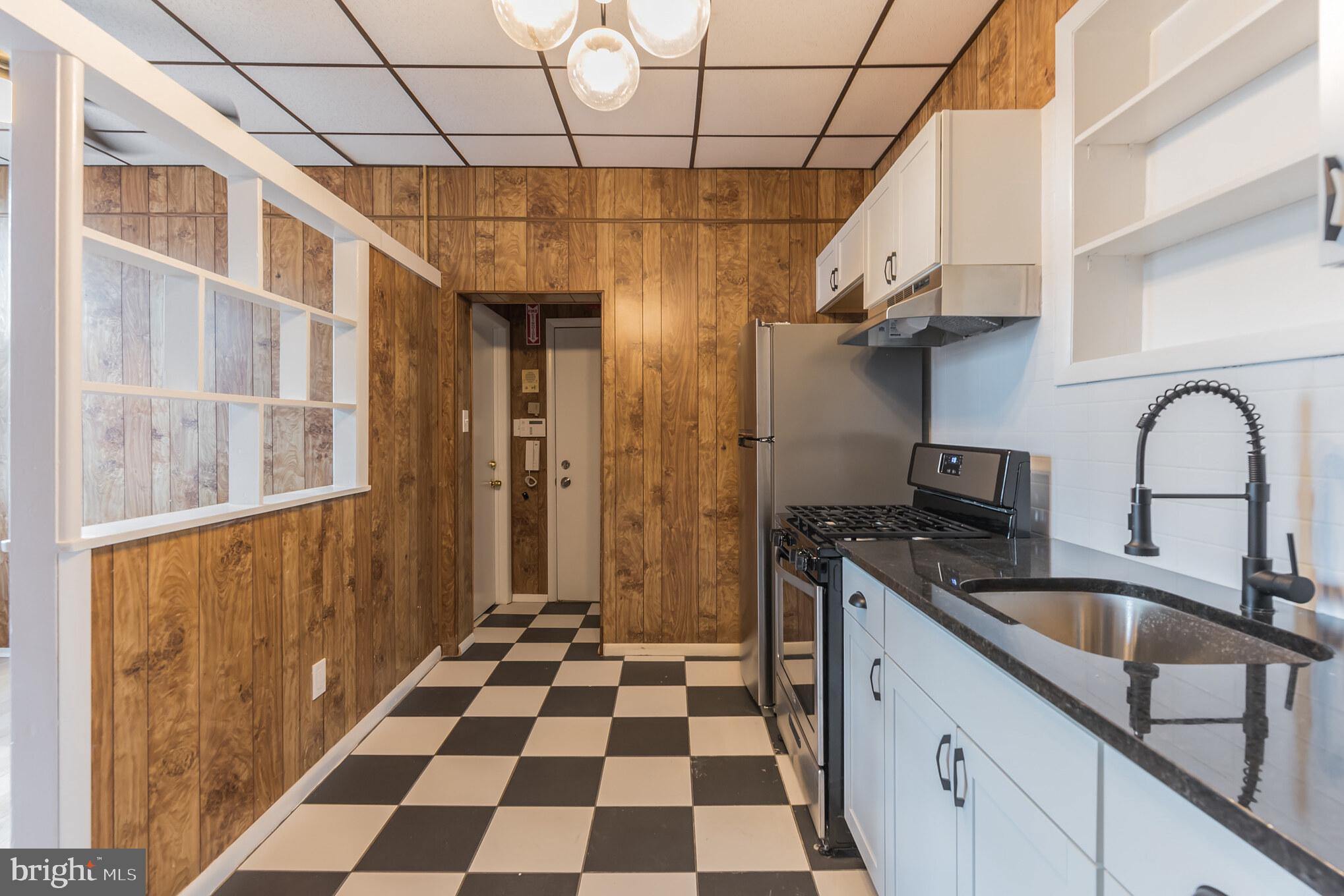 FISHTOWN - Commercial Sale