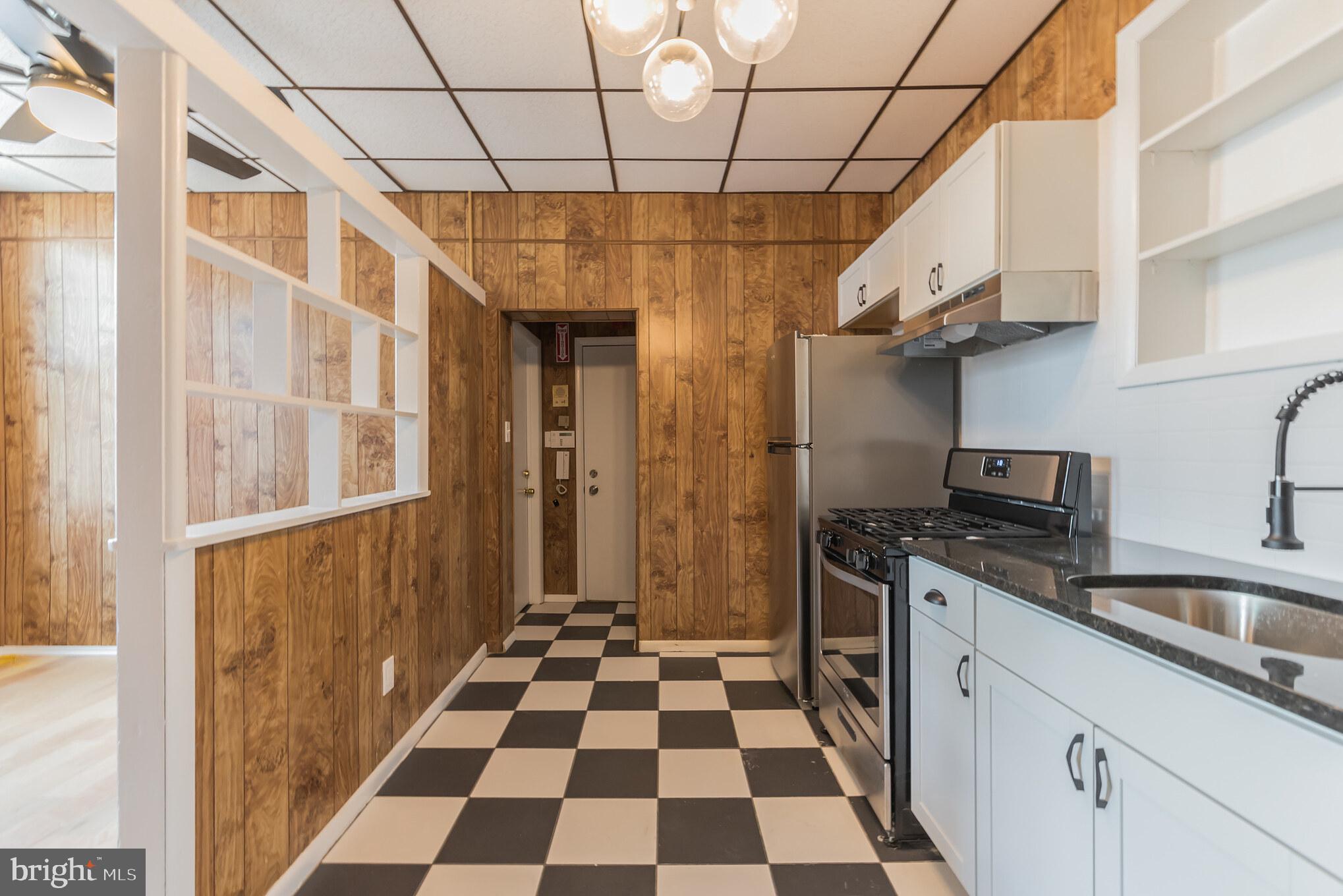 FISHTOWN - Commercial Sale