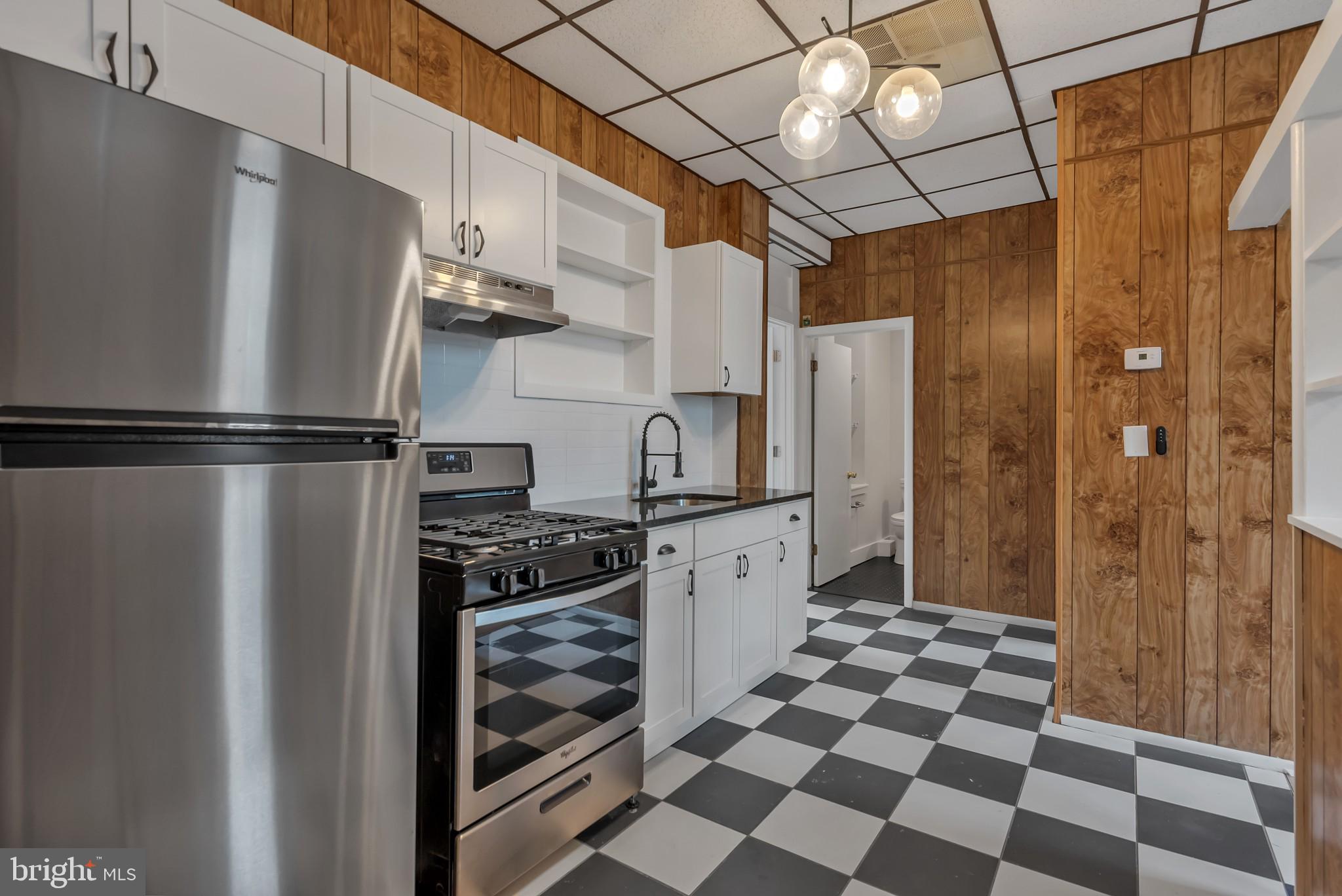 FISHTOWN - Commercial Sale