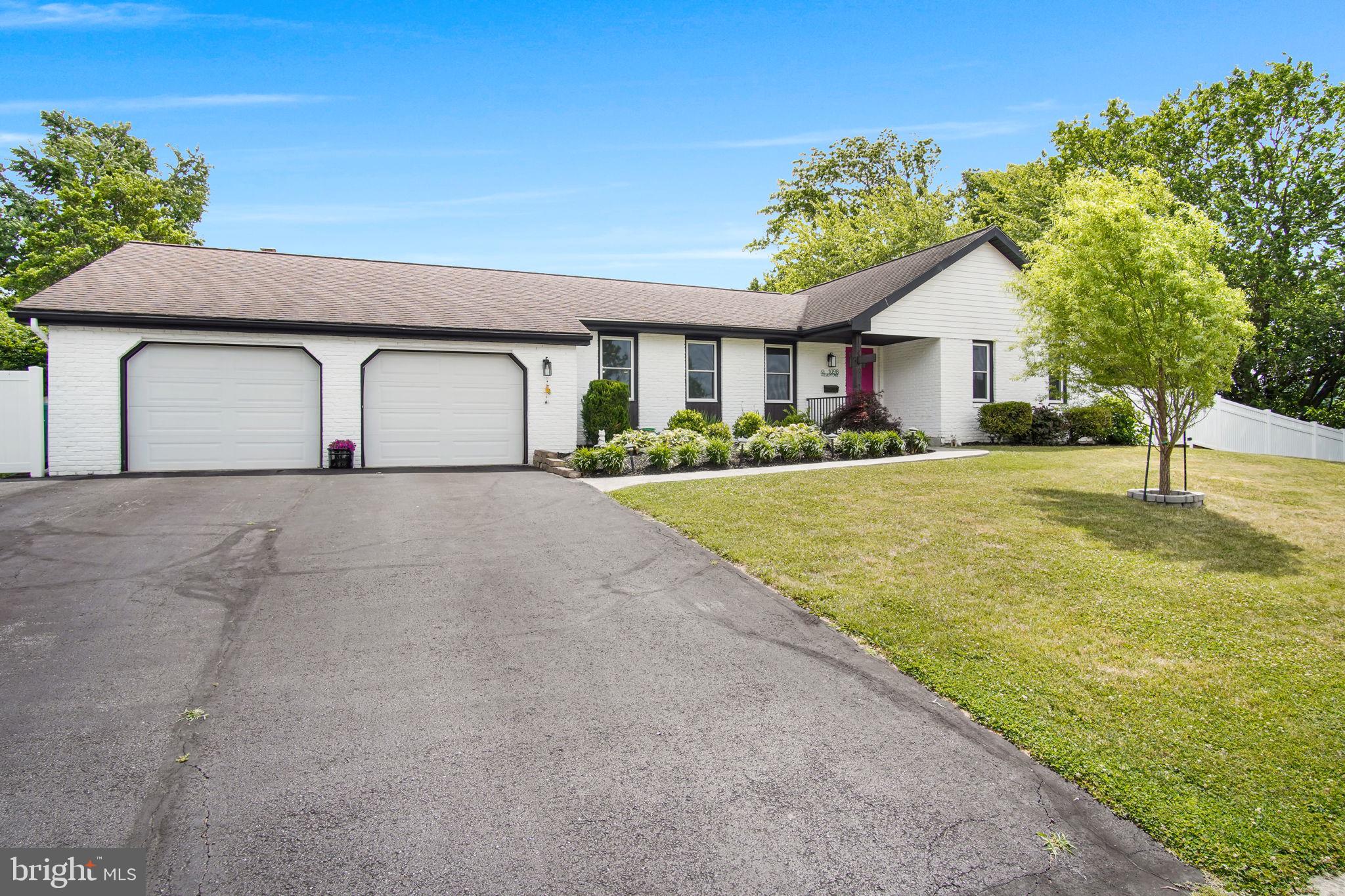 1098 HILLVIEW LANE