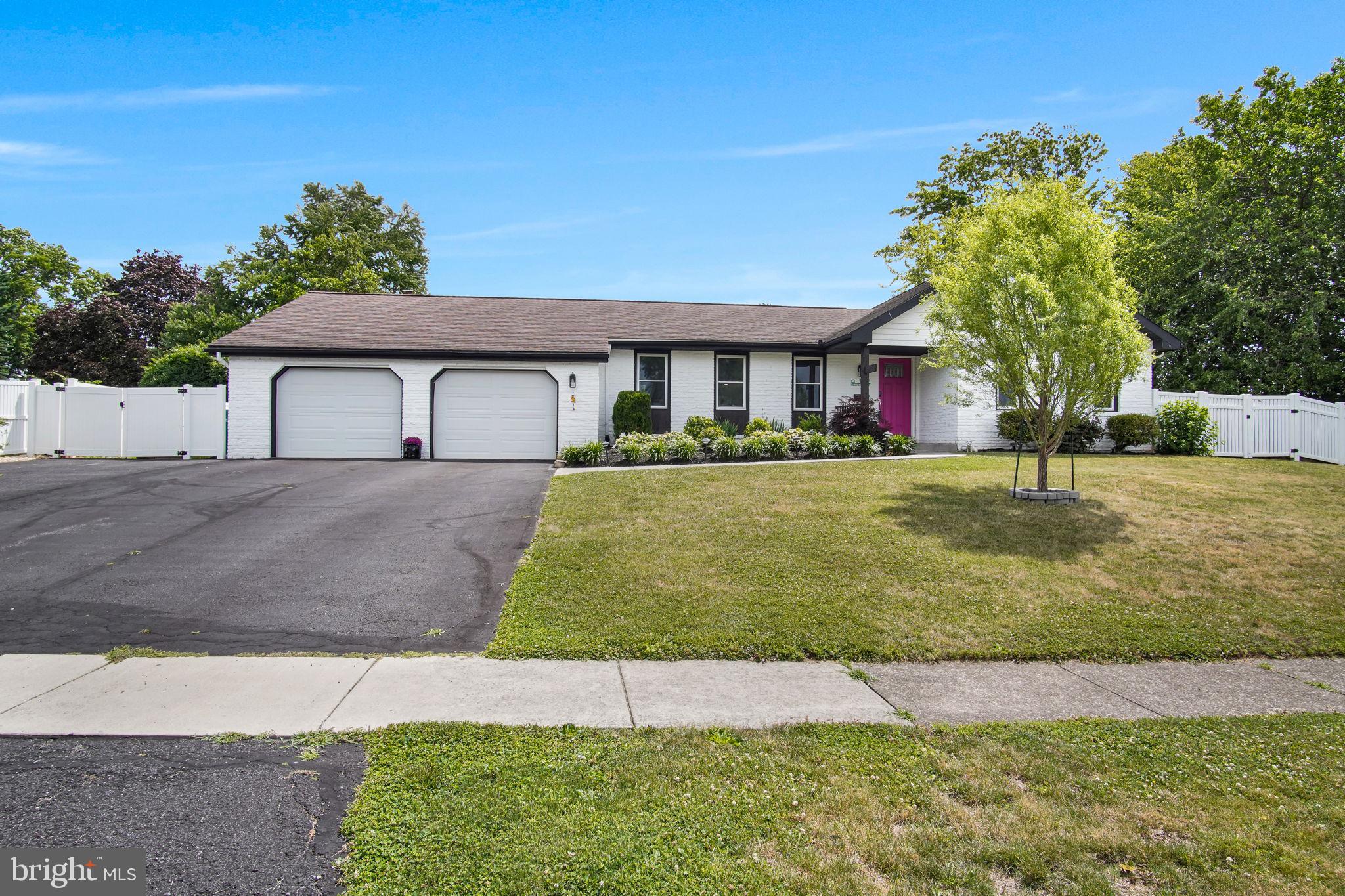1098 HILLVIEW LANE