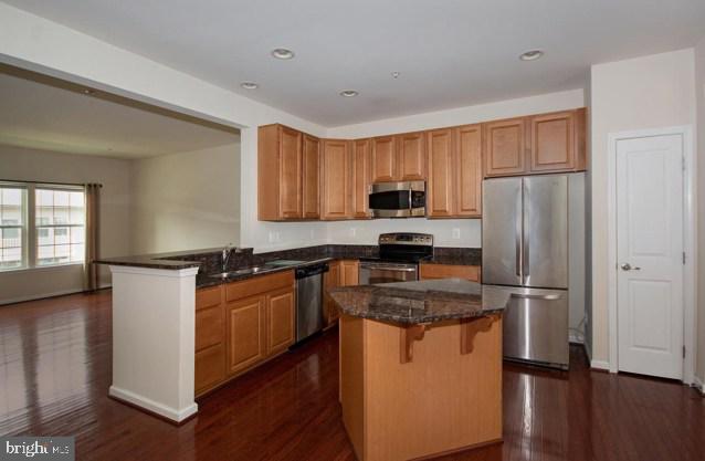405 SIGNAL COURT 33