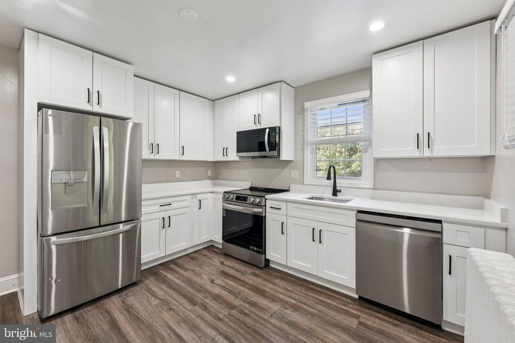 Photo of 2153 N Taylor Street, ARLINGTON, VA 22207 (MLS # VAAR2062438)