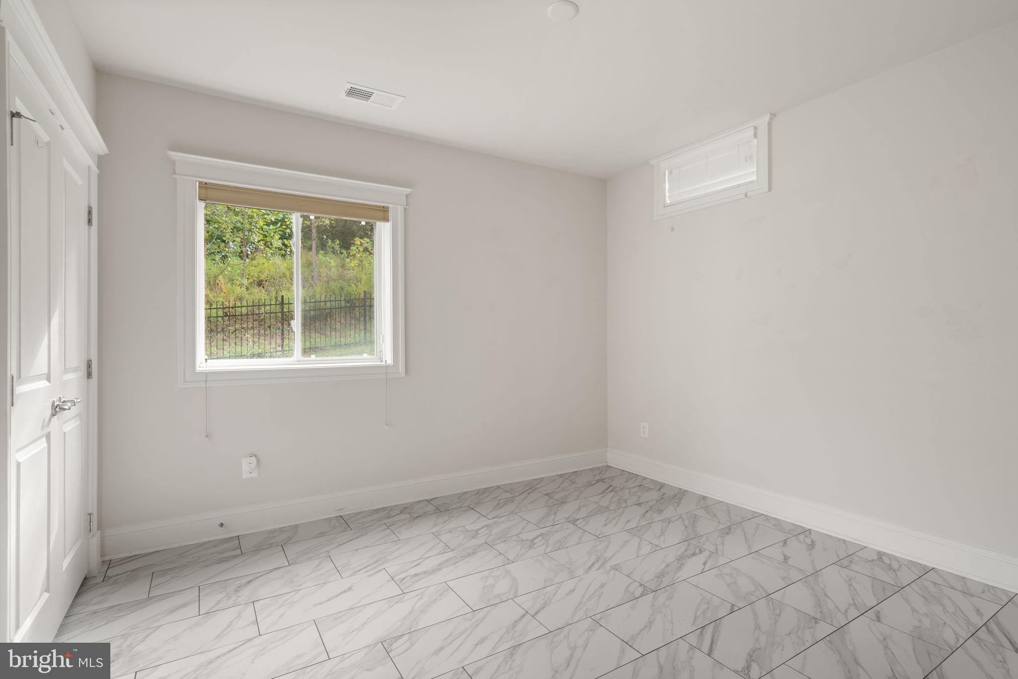 POTOMAC SHORES - Residential