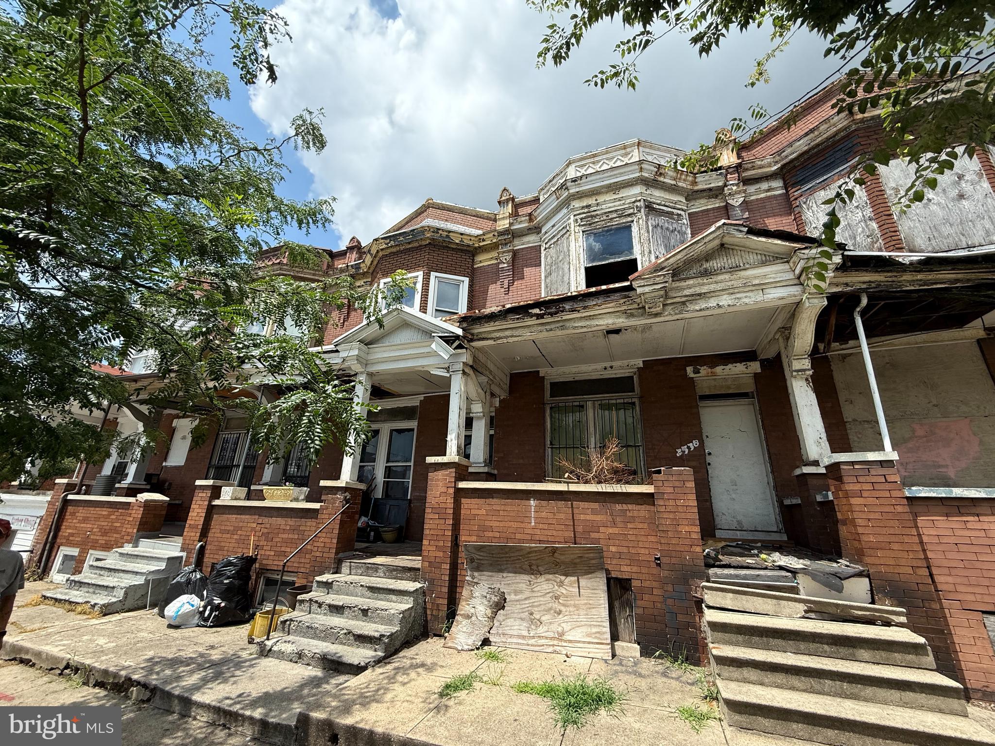ONLINE AUCTION: Bidding begins 7/21/2025 @ 10:00 AM. Bidding ends 7/23/2025 @ 6:50 PM. List Price is Suggested Opening Bid. Deposit: $5,000.
2 story porch-front townhome located in the Rosemont Homeowners/Tenants neighborhood.
Near Gwynns Falls Park and Westside Shopping Center, providing outdoor recreation and retail options.
Nearest traffic arteries are W Lafayette Ave and W Franklin St.
Property is believed to be vacant and in need of renovation.
