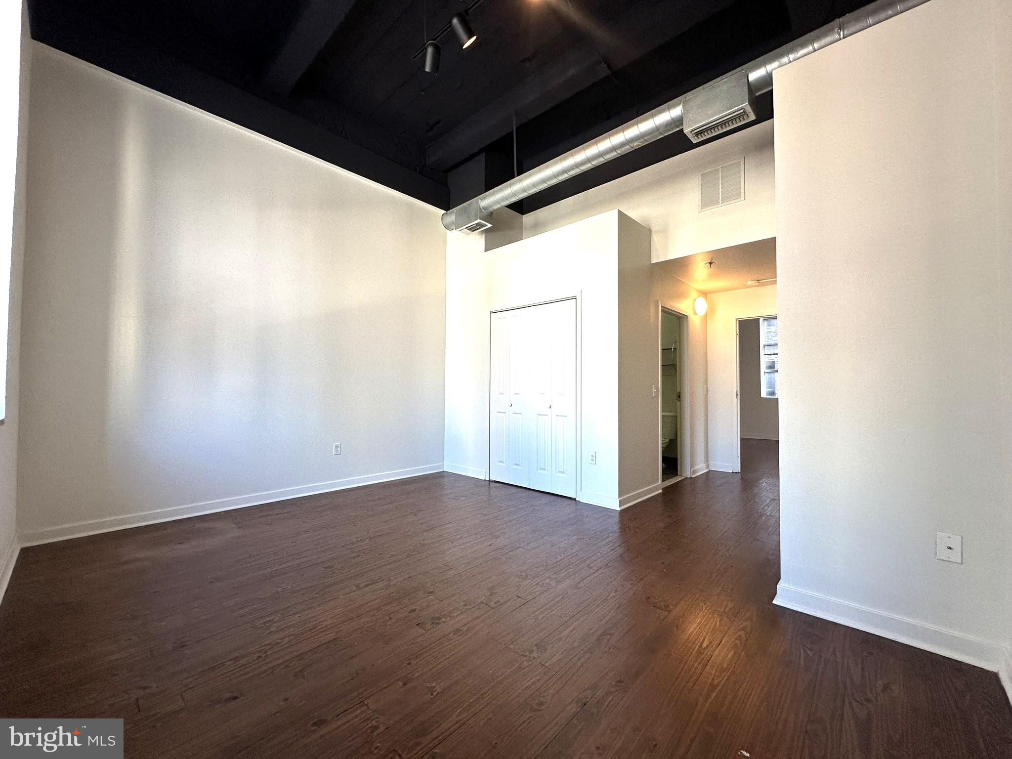 CENTER CITY - Residential Lease