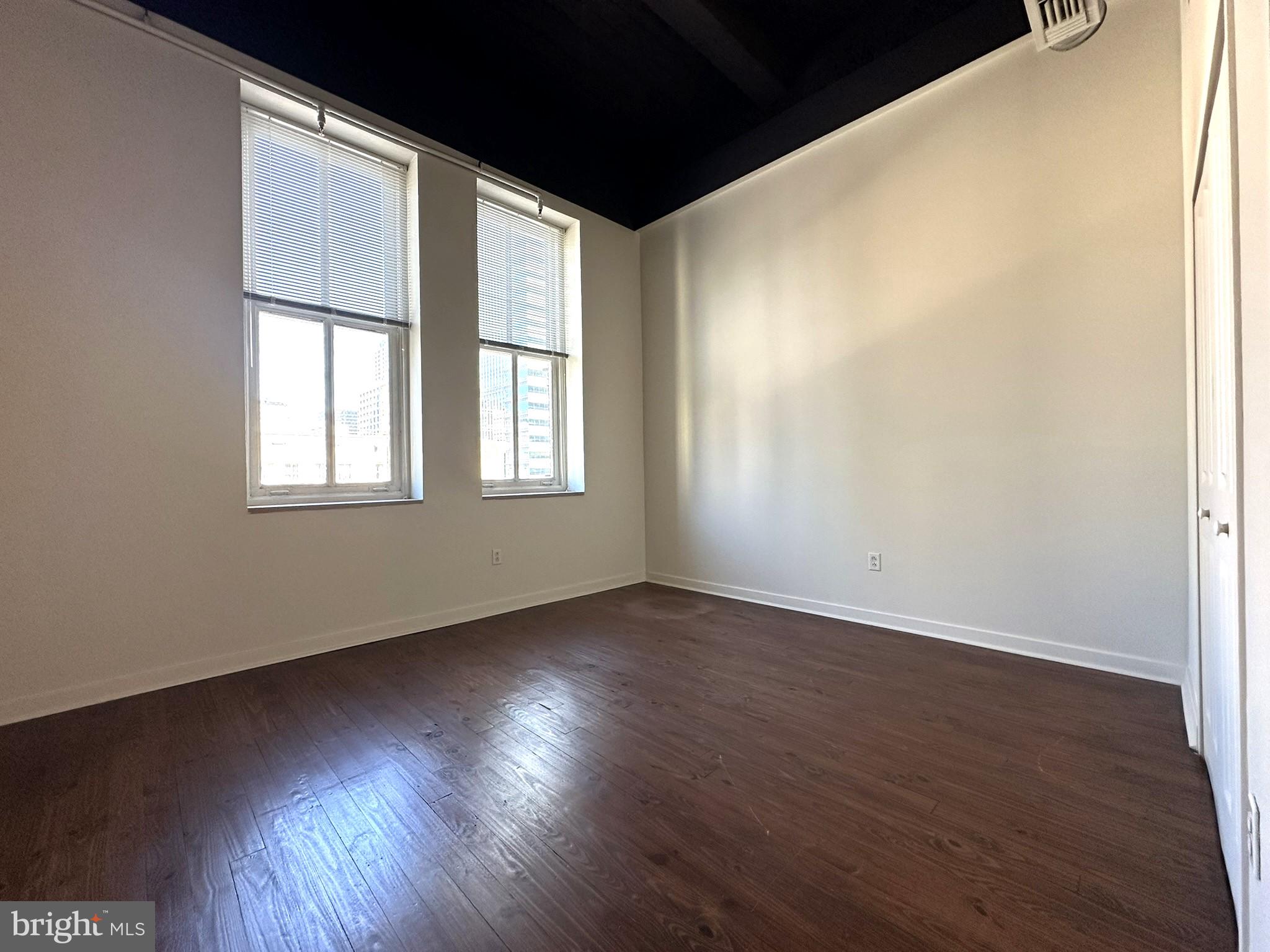 CENTER CITY - Residential Lease