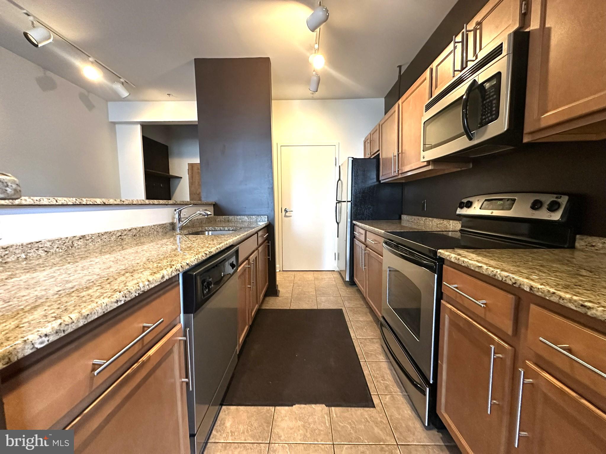 CENTER CITY - Residential Lease