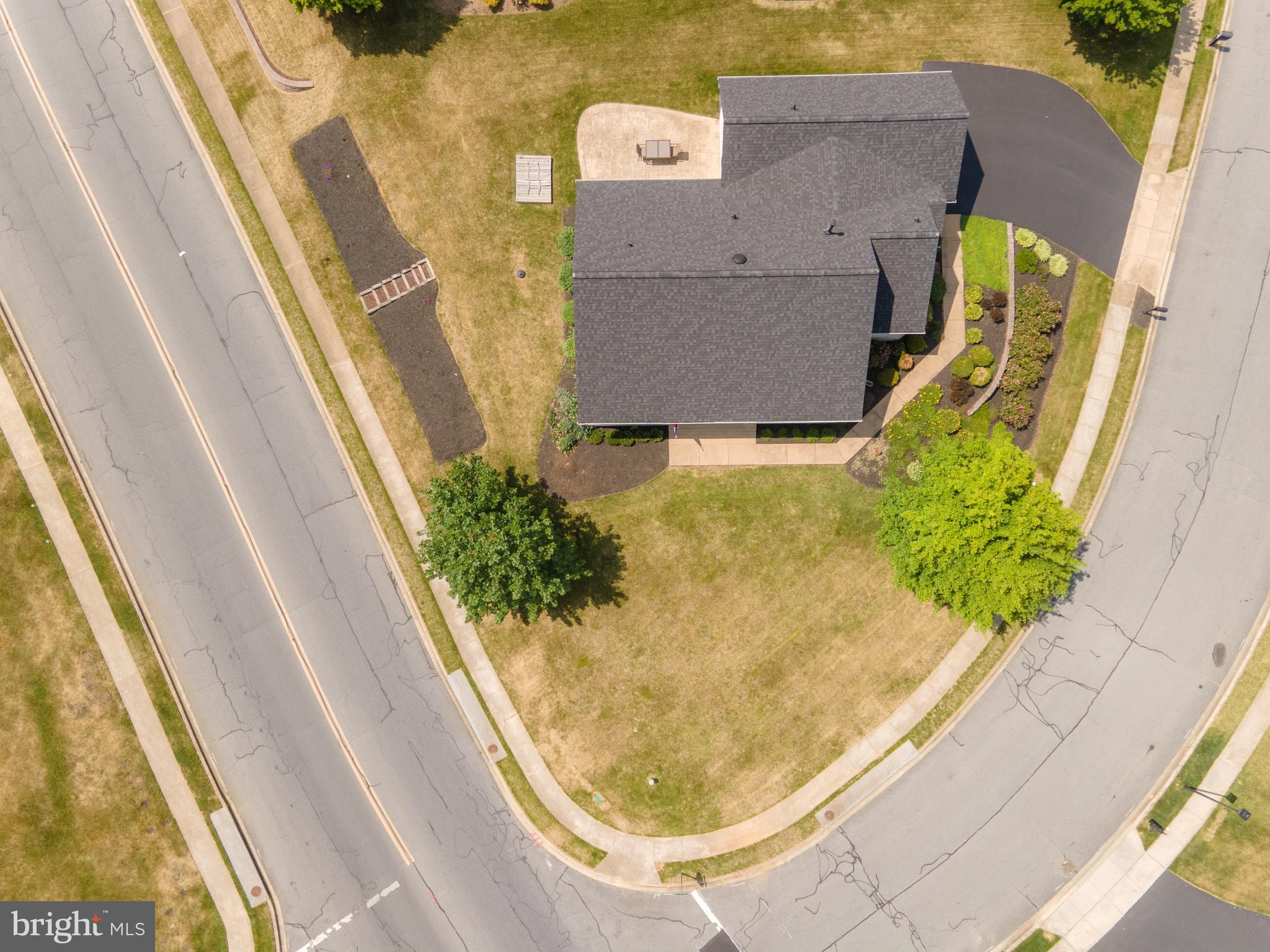 FOXFIELD AT MIDDLETOWN - Residential