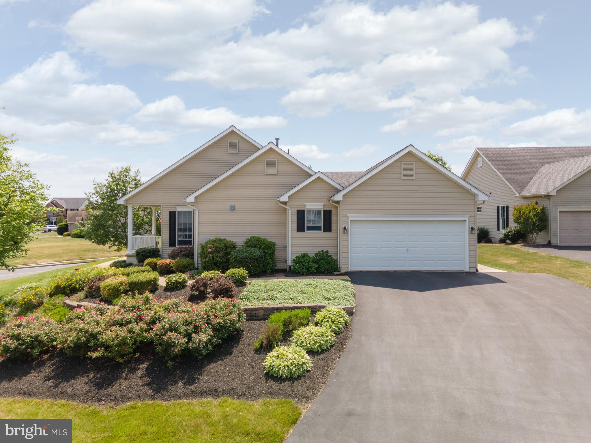 FOXFIELD AT MIDDLETOWN - Residential