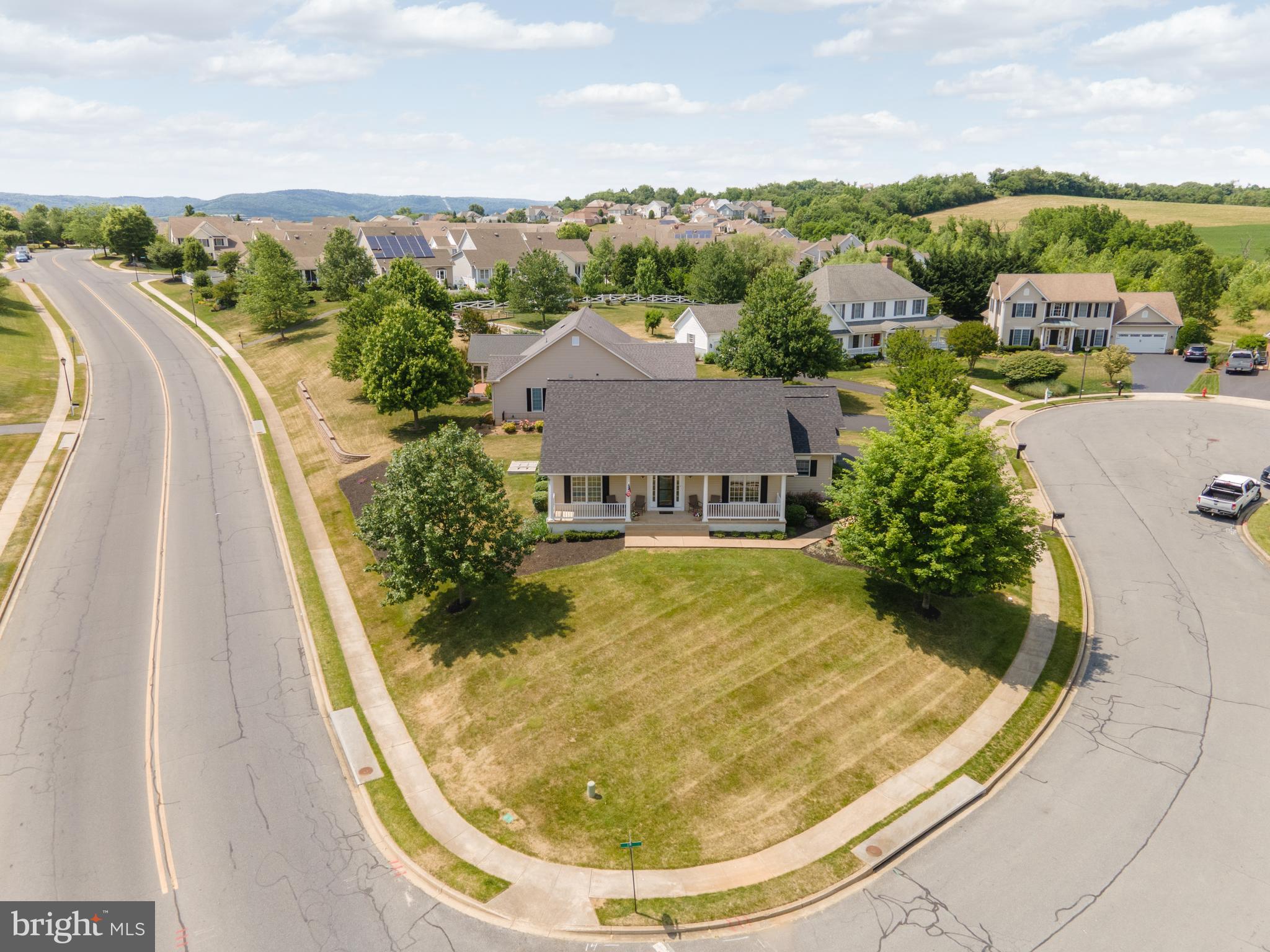 FOXFIELD AT MIDDLETOWN - Residential