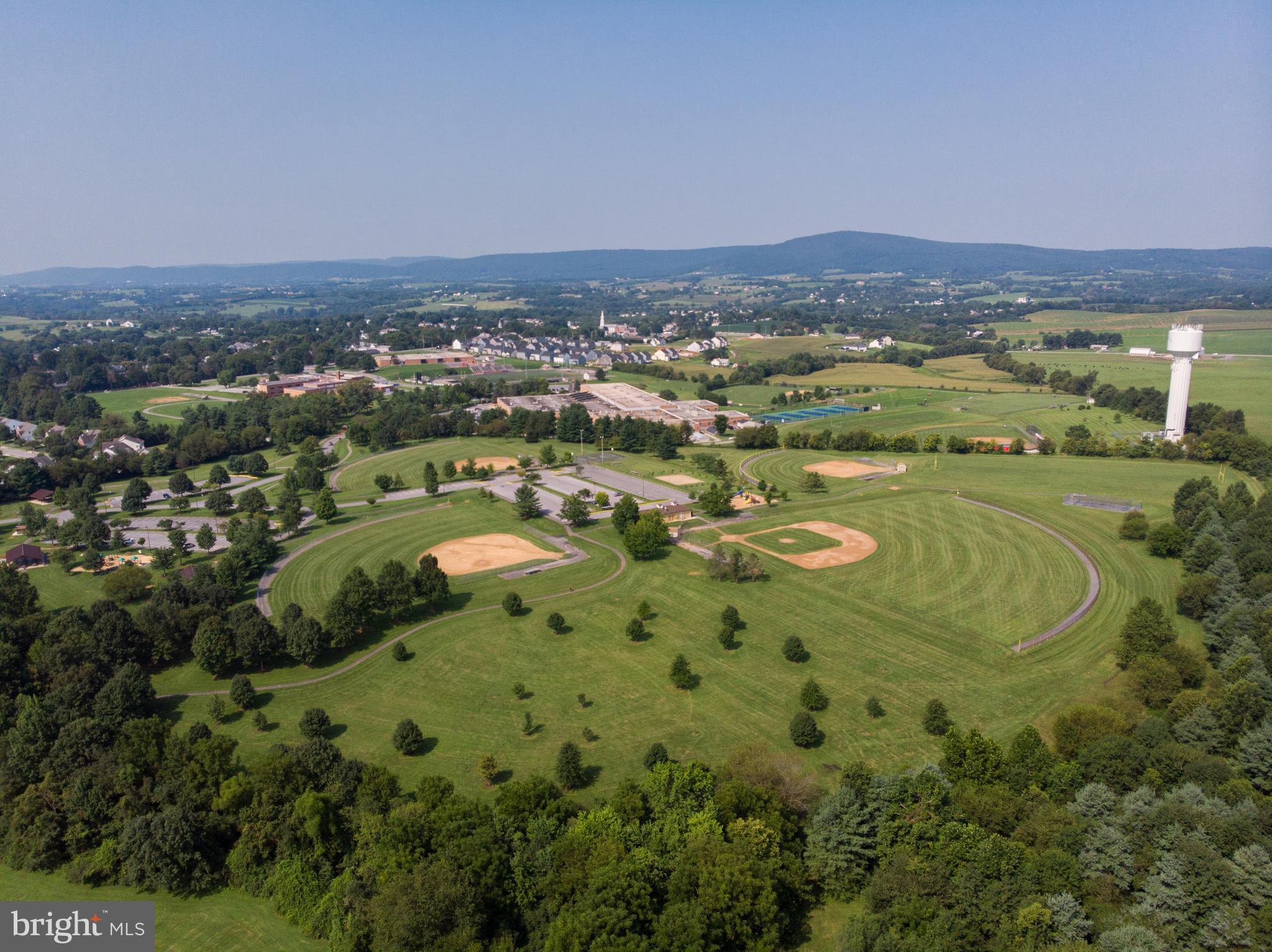 FOXFIELD AT MIDDLETOWN - Residential