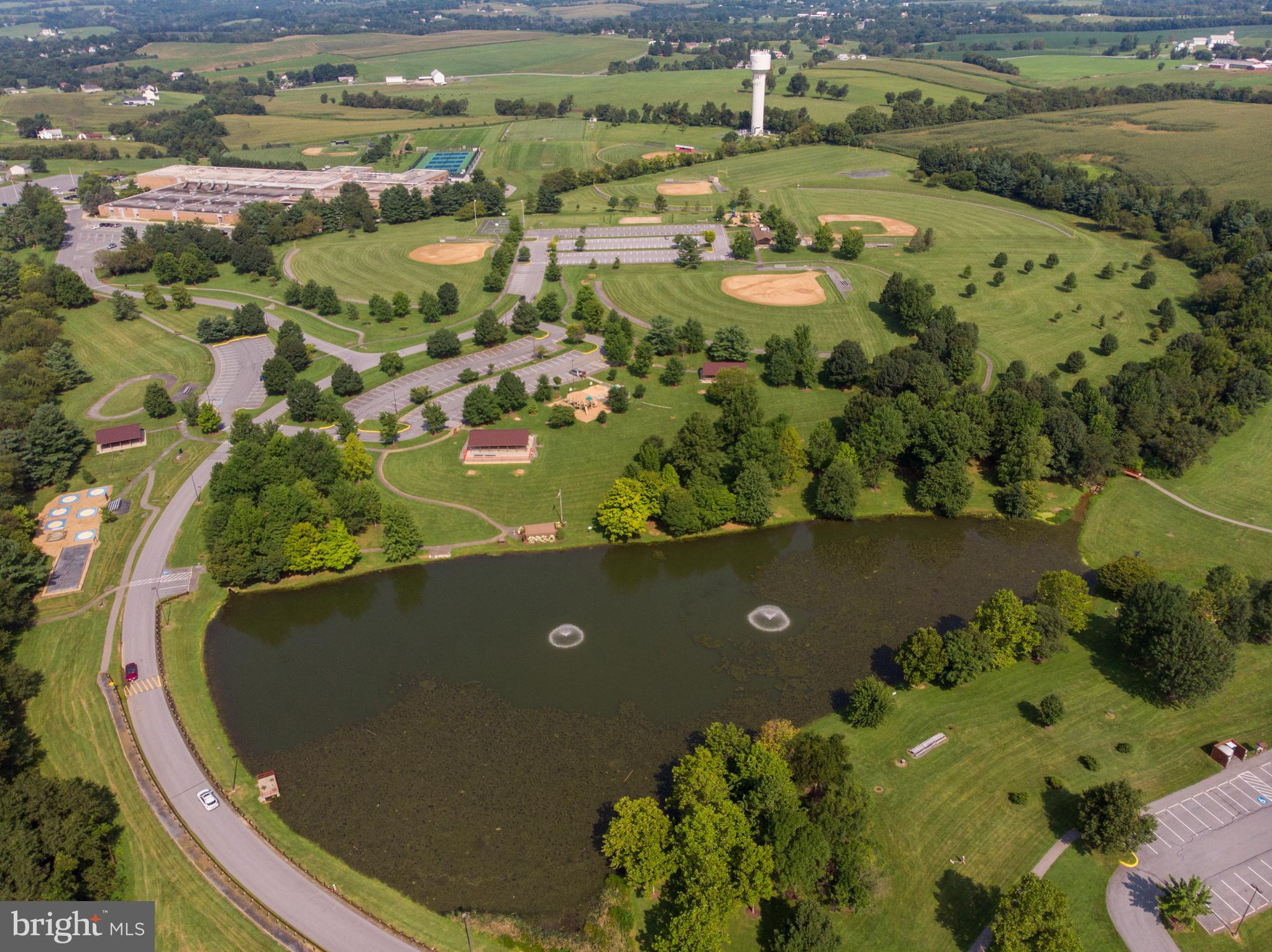 FOXFIELD AT MIDDLETOWN - Residential