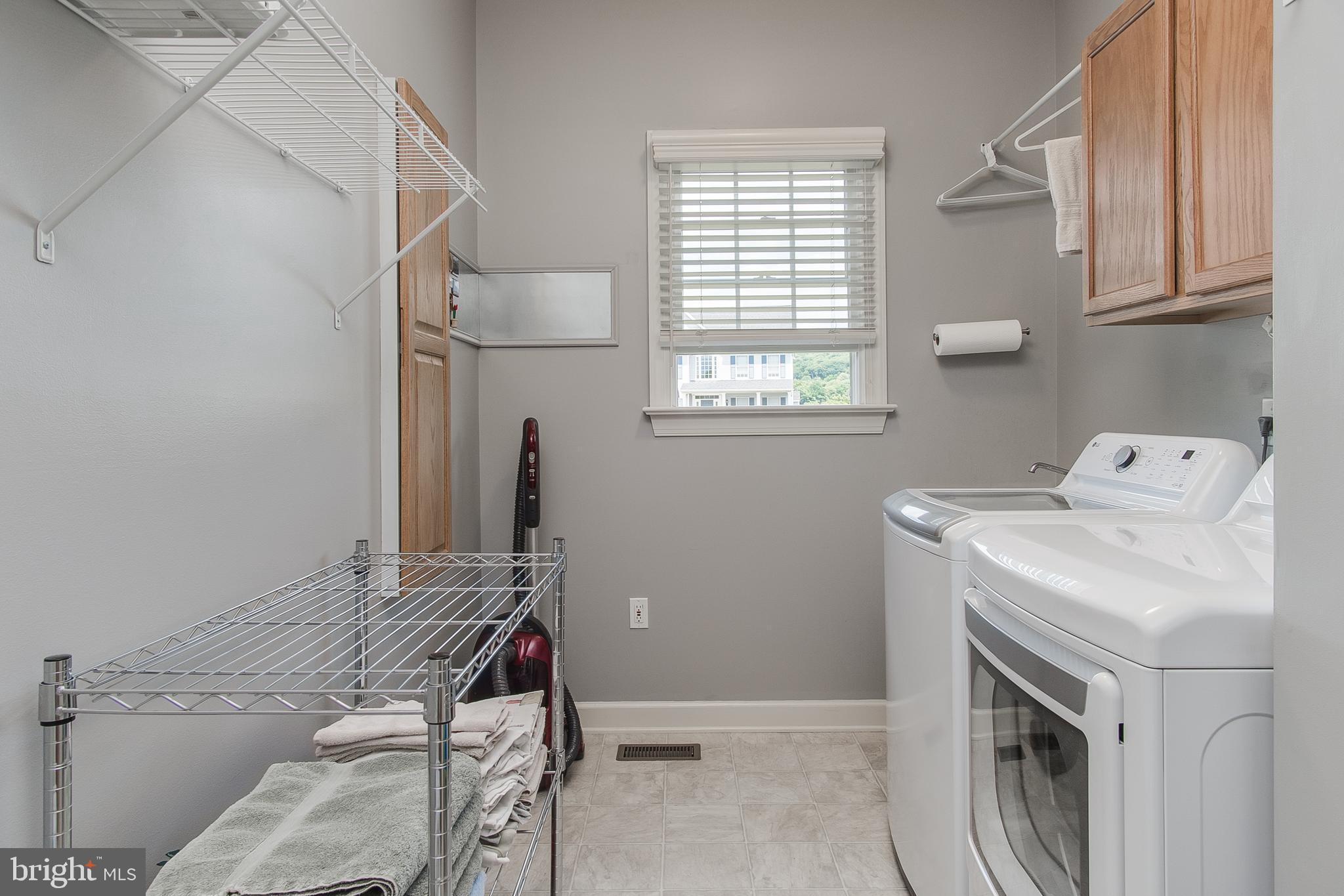 FOXFIELD AT MIDDLETOWN - Residential