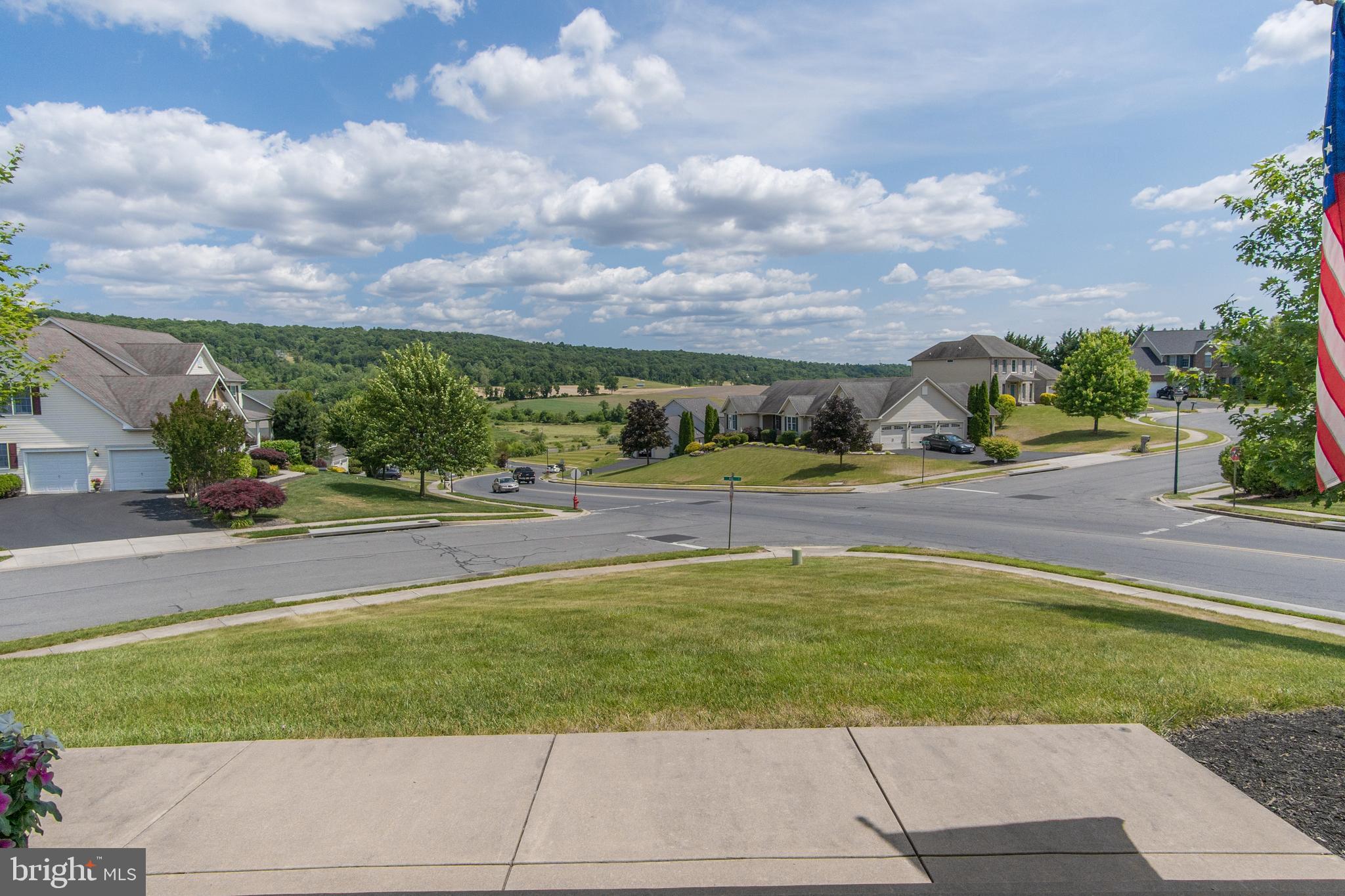 FOXFIELD AT MIDDLETOWN - Residential