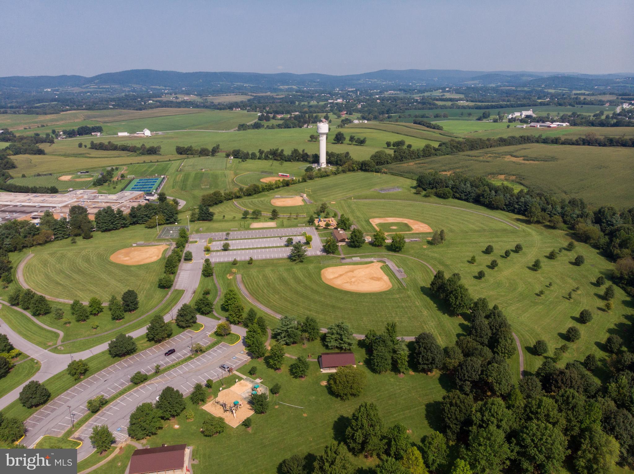 FOXFIELD AT MIDDLETOWN - Residential