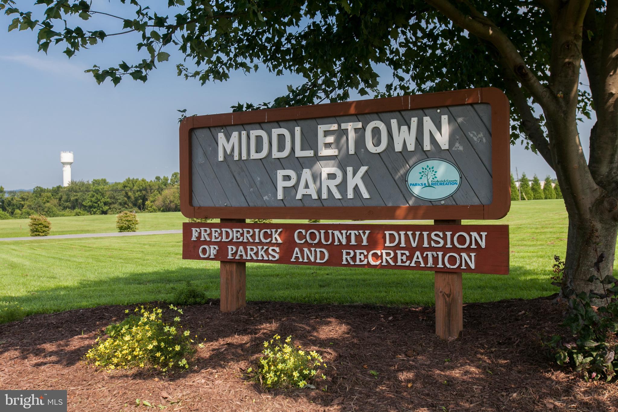 FOXFIELD AT MIDDLETOWN - Residential