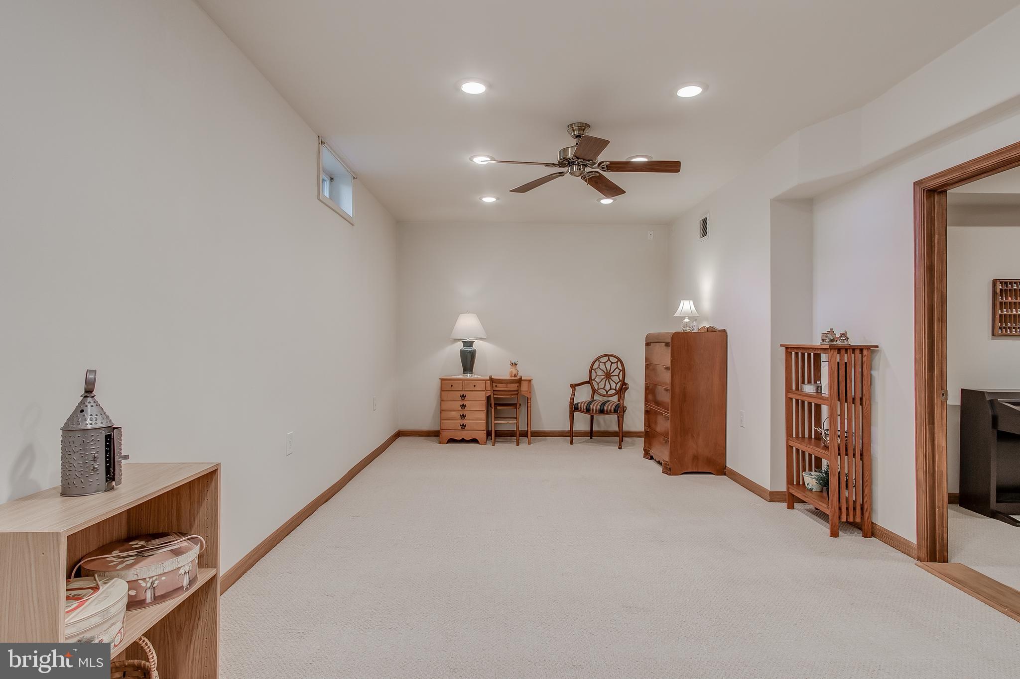 FOXFIELD AT MIDDLETOWN - Residential