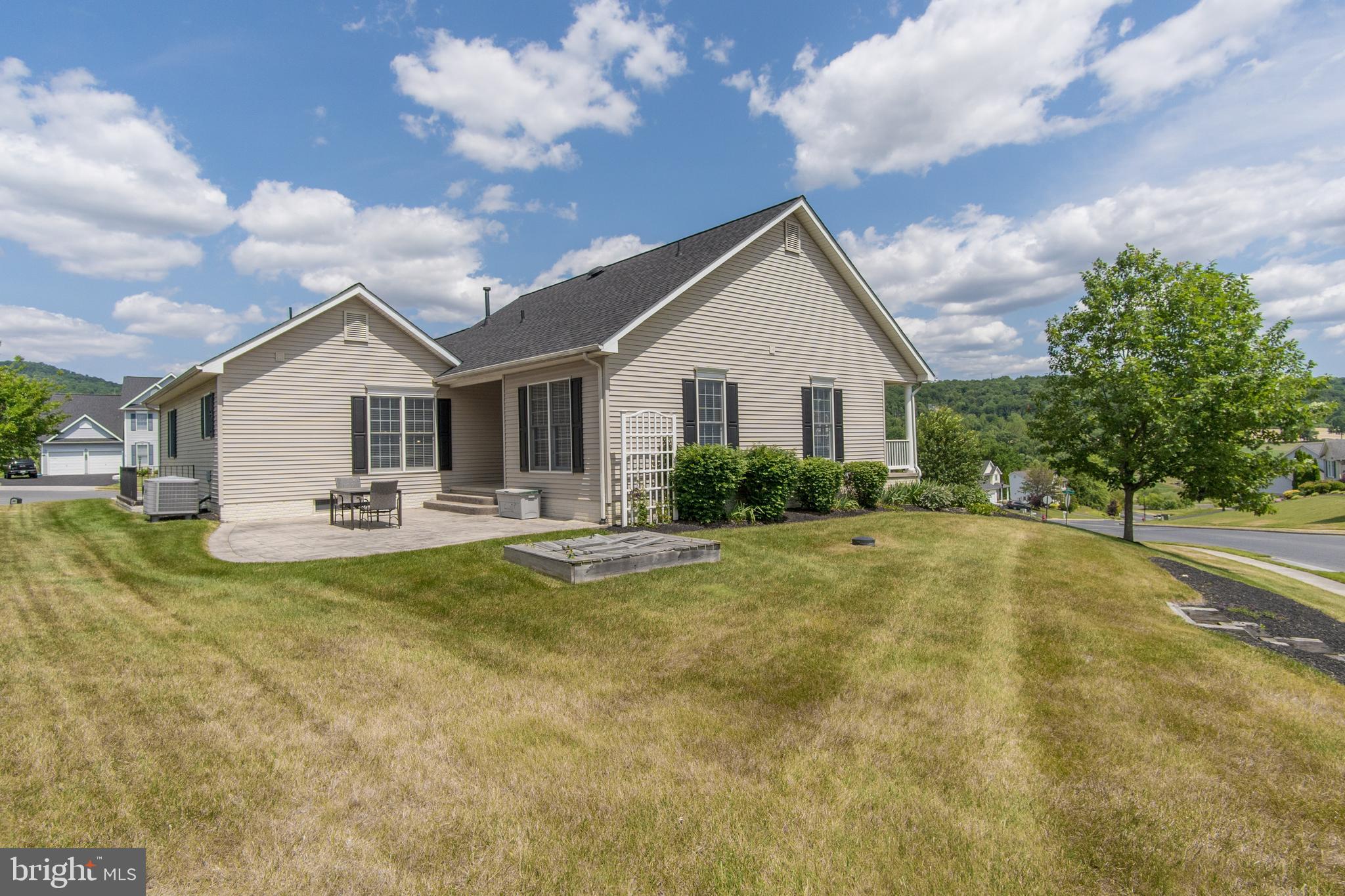 FOXFIELD AT MIDDLETOWN - Residential