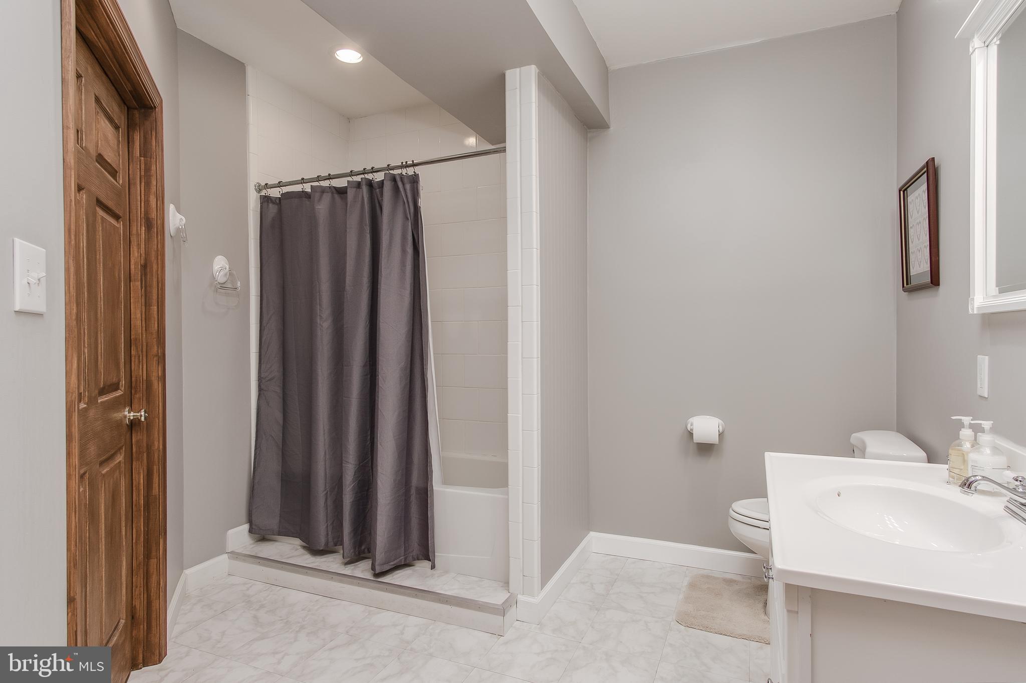 FOXFIELD AT MIDDLETOWN - Residential