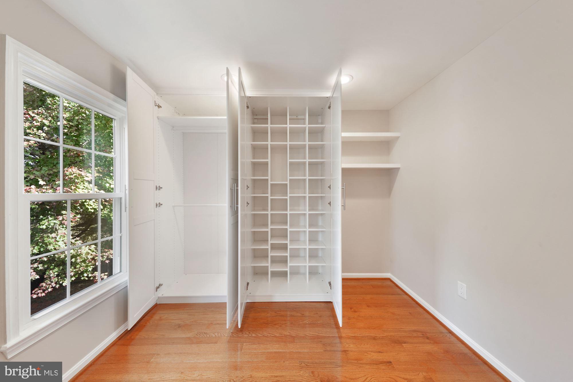 SOUTH KINGS STATION - Residential