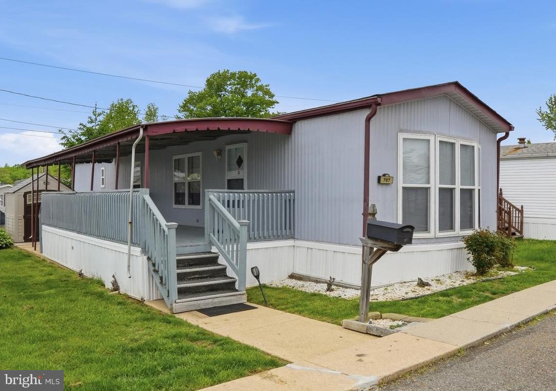 707 BERRY ROAD