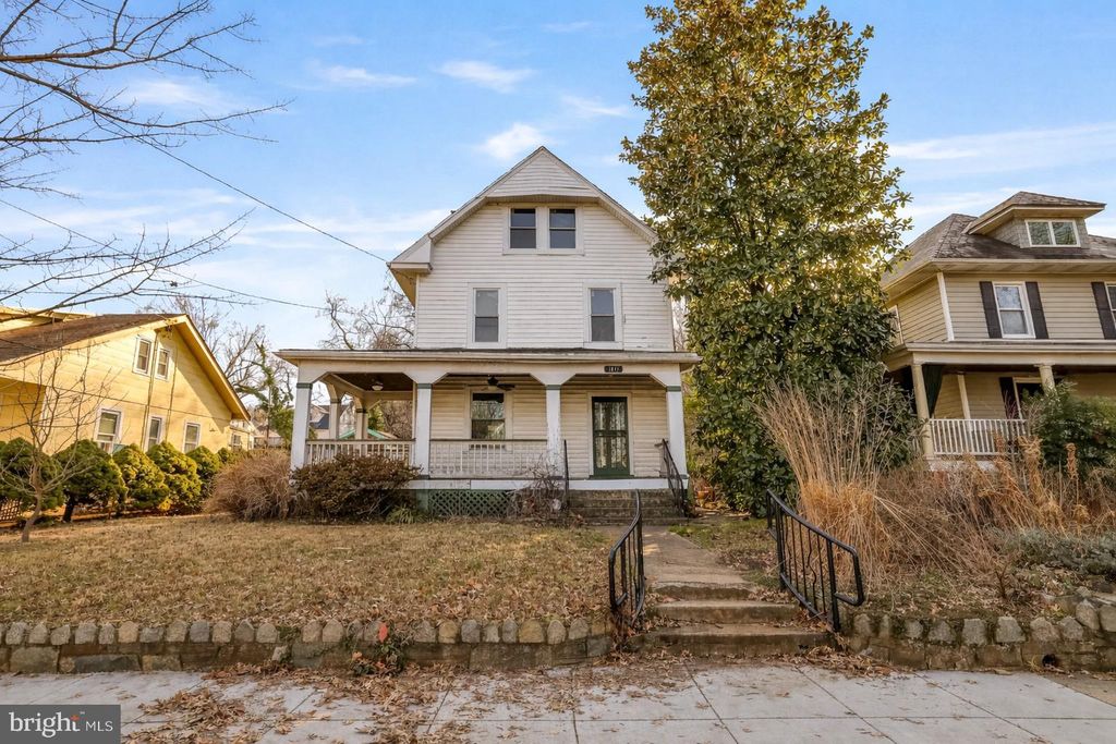 Photo of 1811 Lawrence Street NE, WASHINGTON, DC 20018 (MLS # DCDC2235634)