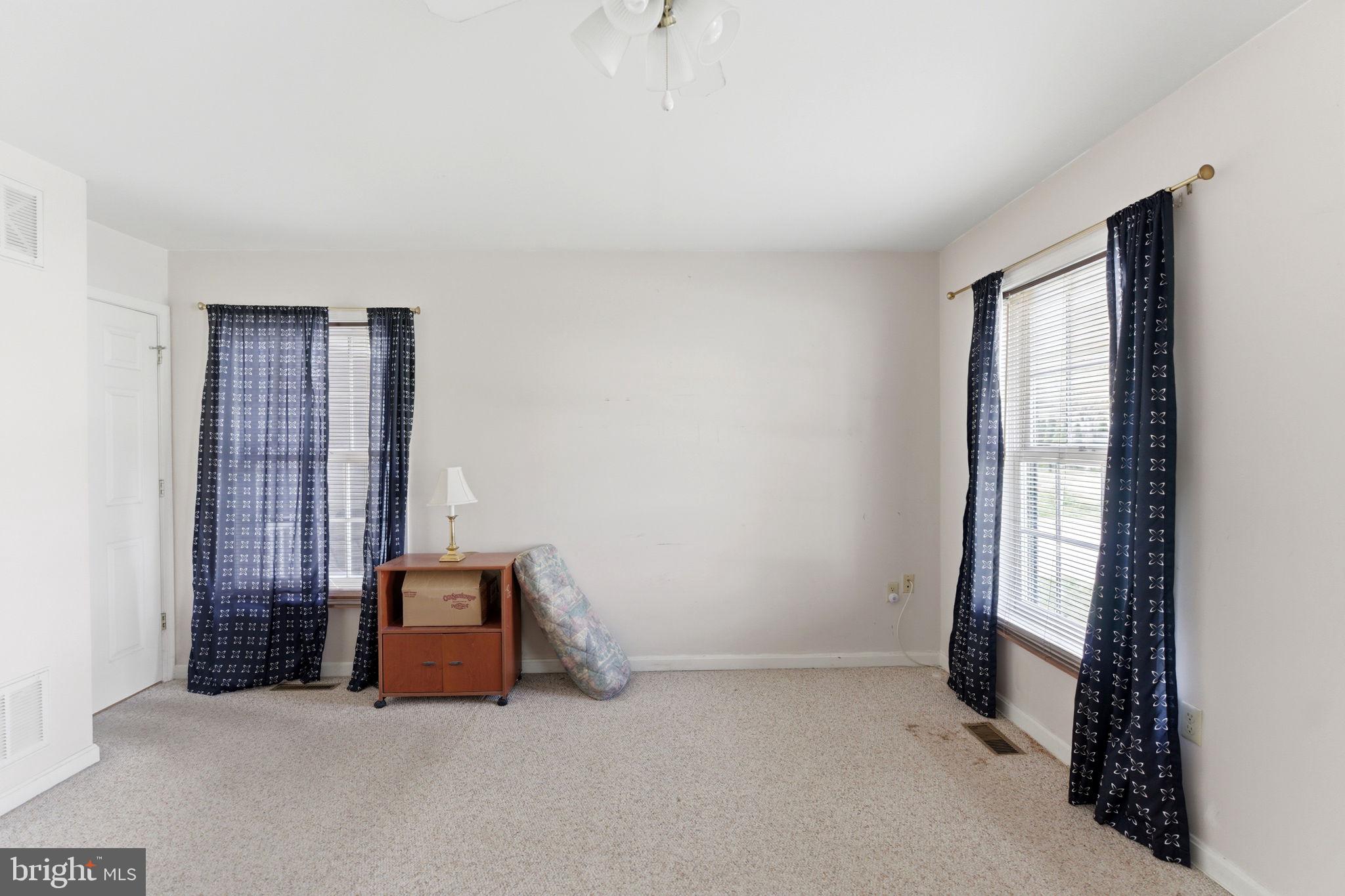 LAUREL RIDGE - Residential