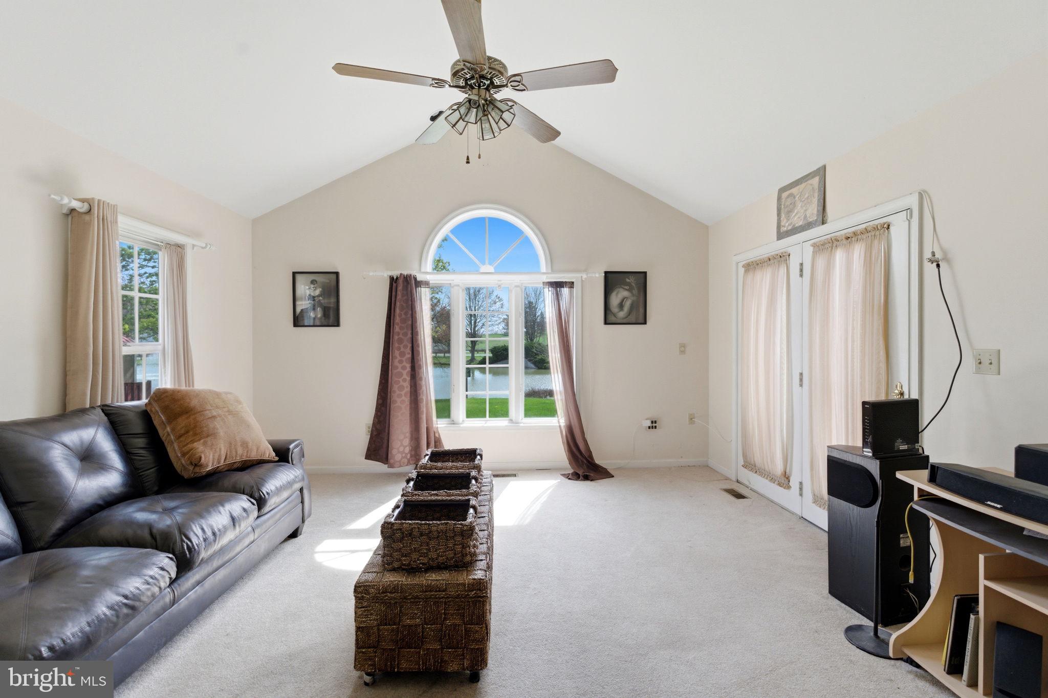 LAUREL RIDGE - Residential