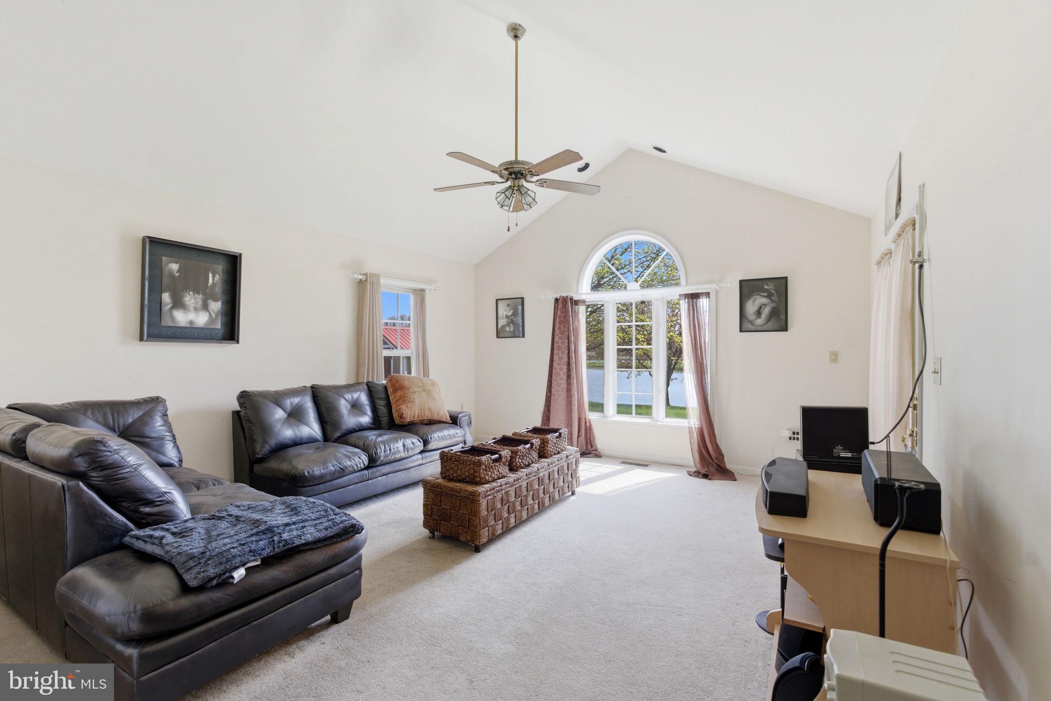 LAUREL RIDGE - Residential