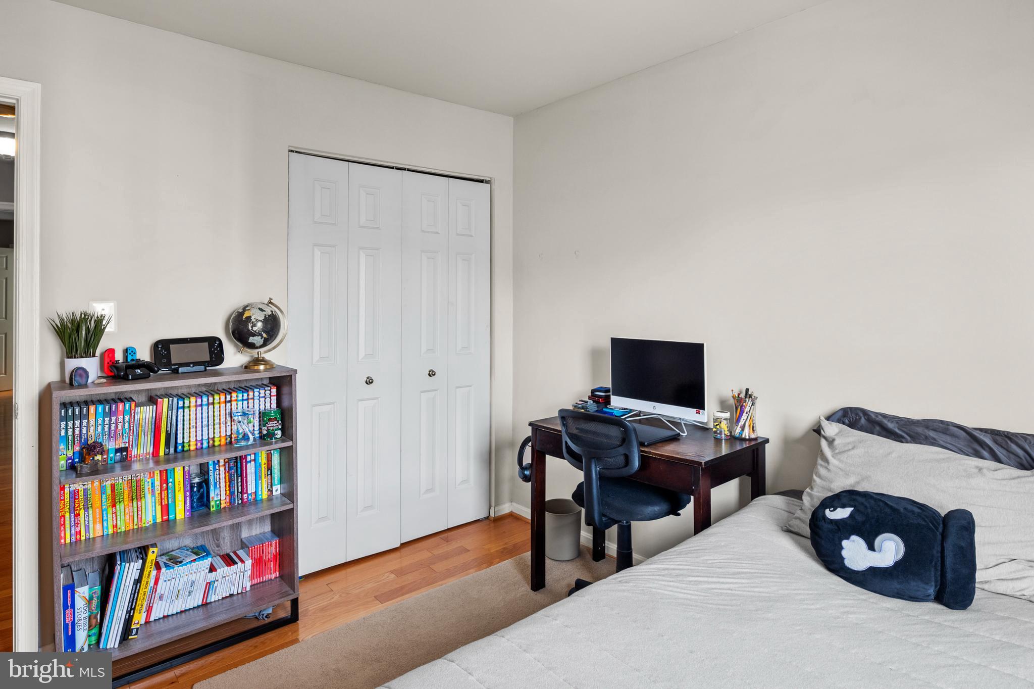 RIVER OAKS - Residential