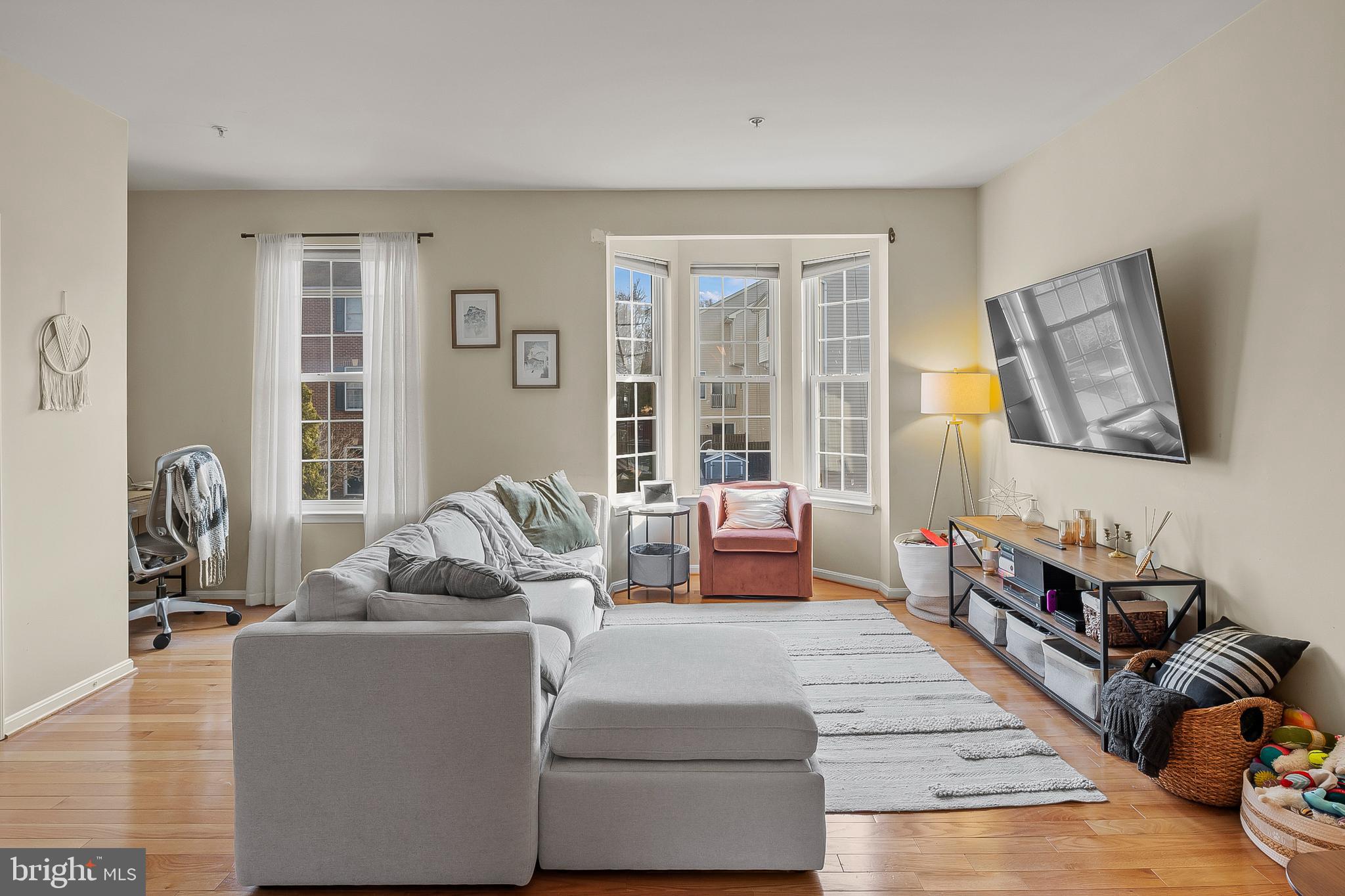 RIVER OAKS - Residential