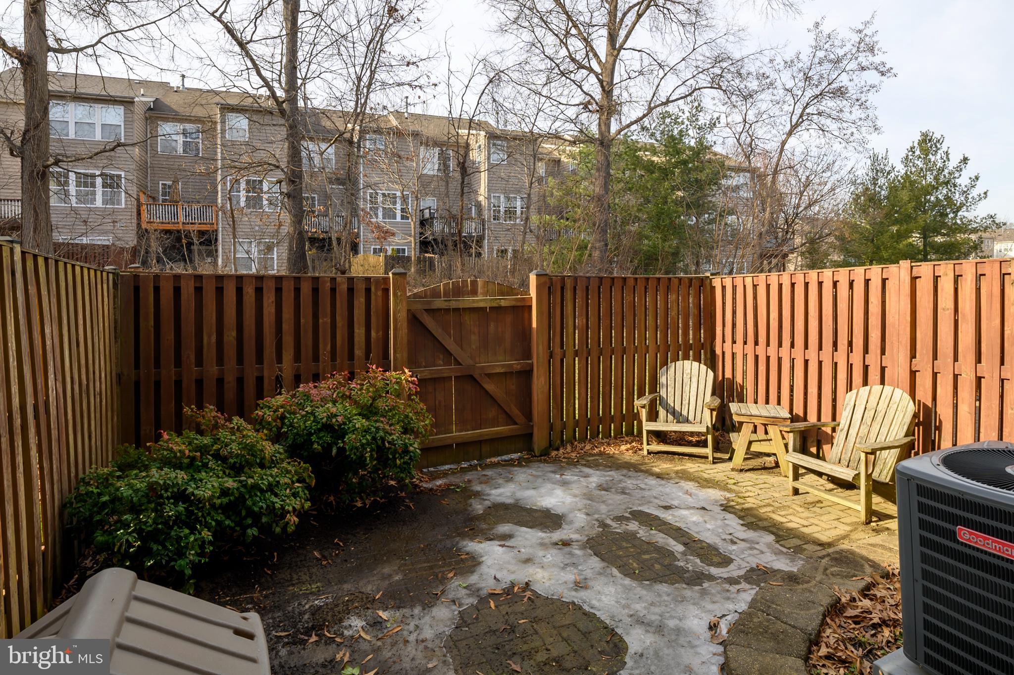 RIVER OAKS - Residential