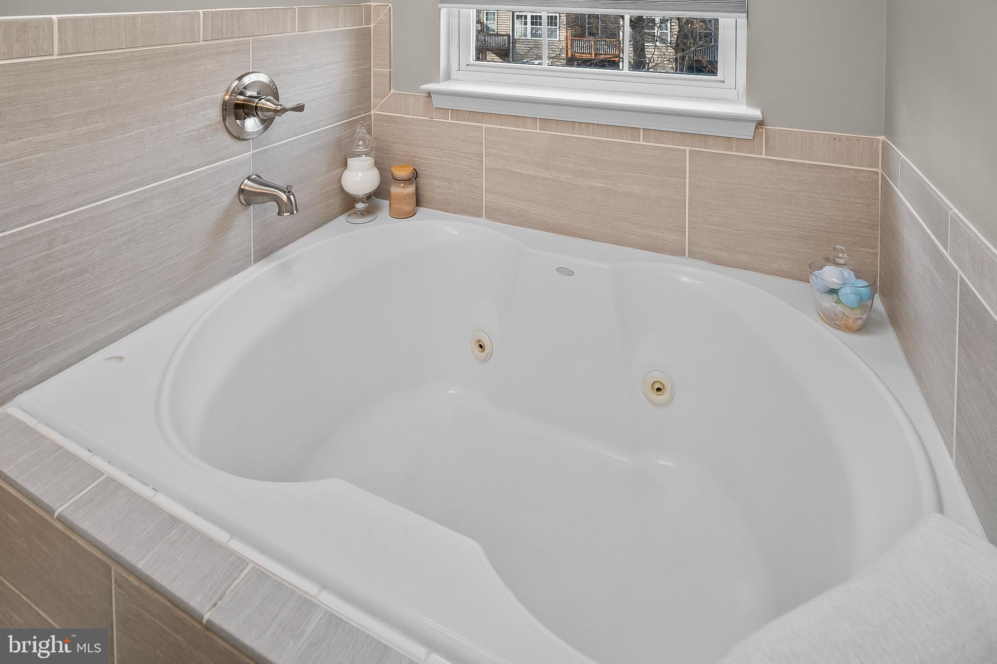 RIVER OAKS - Residential