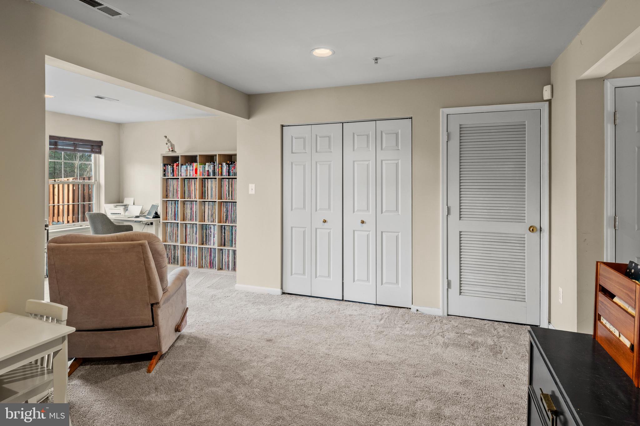 RIVER OAKS - Residential