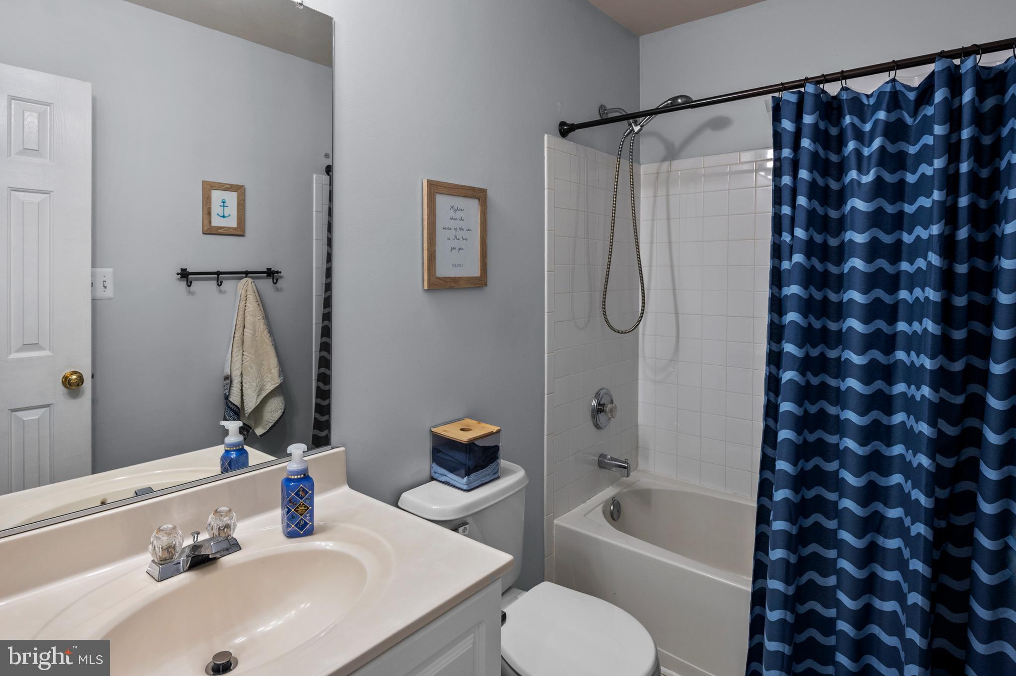 RIVER OAKS - Residential