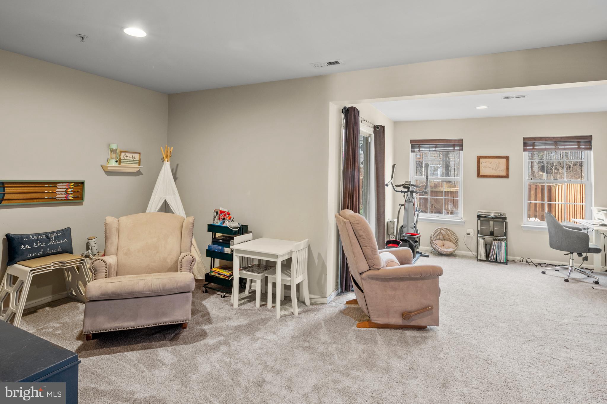 RIVER OAKS - Residential