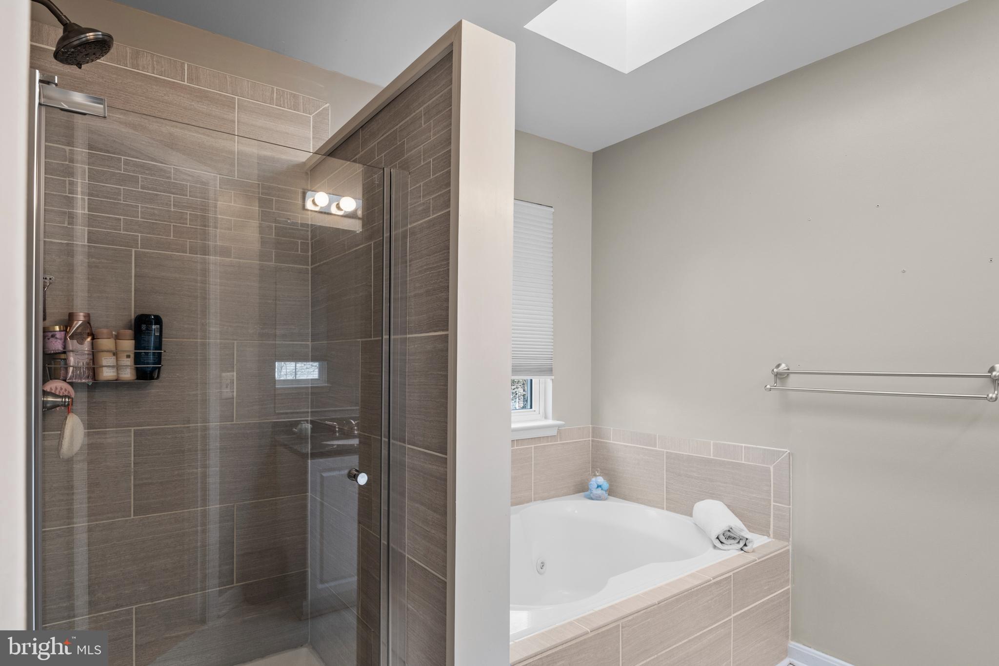 RIVER OAKS - Residential