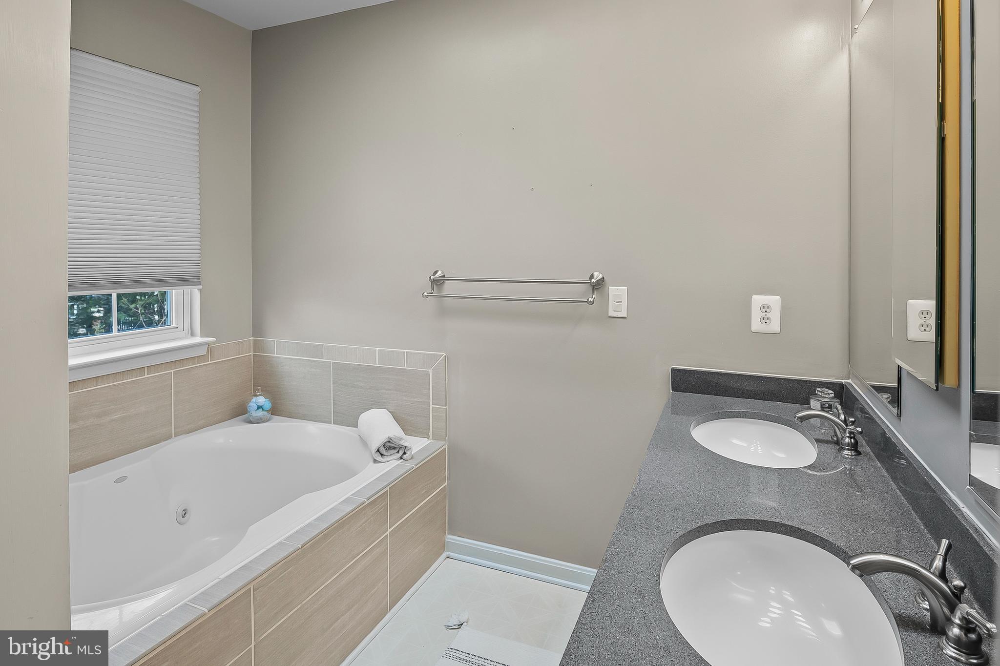 RIVER OAKS - Residential