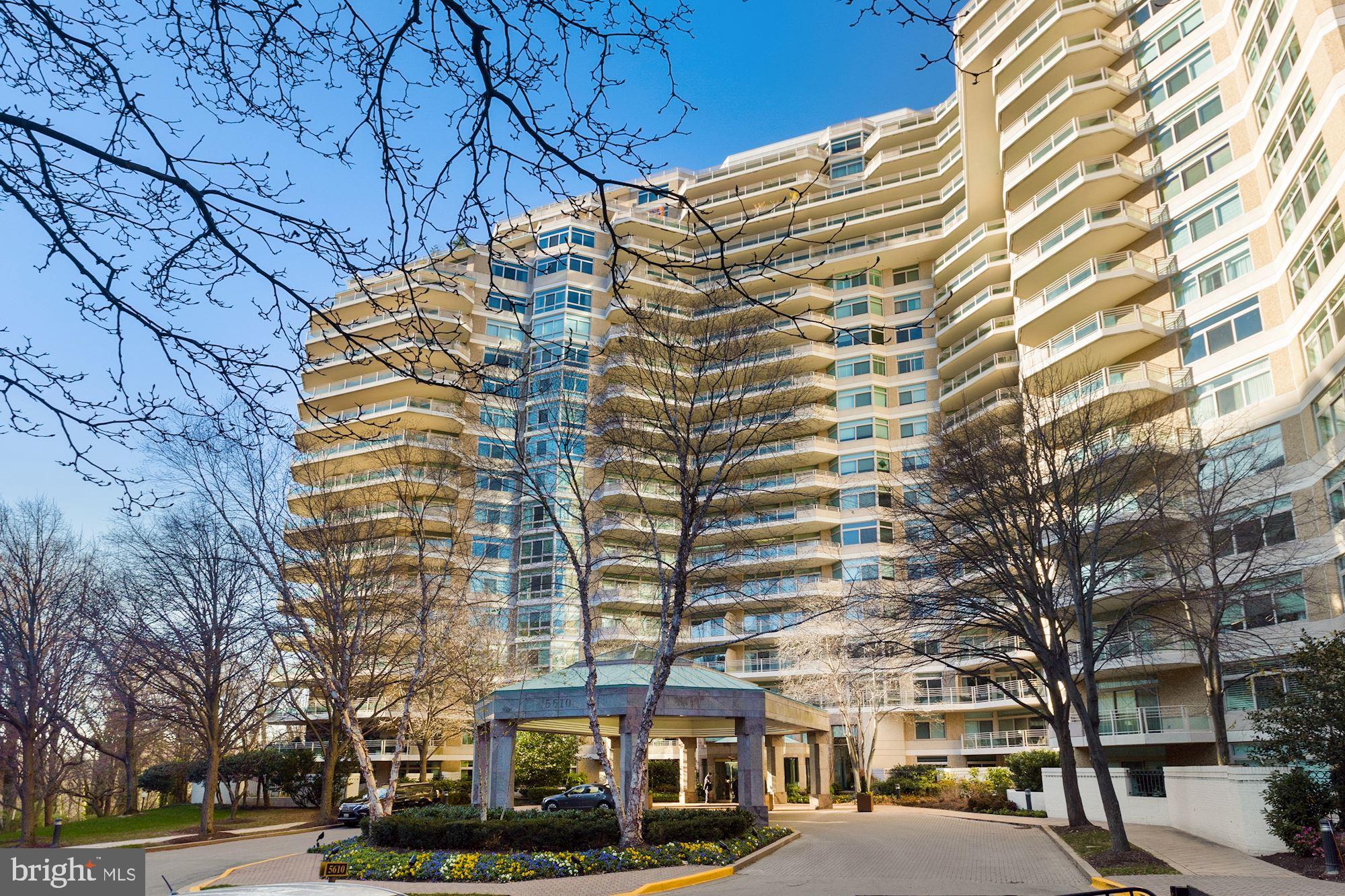 Gorgeous renovated 2 BR +Den, 2.5 BA luxury condo with spectacular views from every room! Gracious foyer entry with coat closet and half bath, huge open Living Room & formal Dining Room, Den/Study w/French pocket doors, and a magnificently renovated gourmet Kitchen & Breakfast Room opened up to the Dining Room. Separate Laundry Room w/utility sink & storage shelving. Hallway walk-in storage closet, Owners' Bedroom Suite with 2 walk-in closets and an updated Primary Bath w/double vanity/sinks, jetted tub and separate shower. 2nd Bedroom w/ensuite Bath. Beautiful light hardwood flooring throughout and a huge, expansive balcony. 2-zone heat & central air. Enjoy the exquisite amenities of this luxury highrise community featuring: 24-hour security & gatehouse, 24-hour valet & concierge, party/community room w/kitchens, 3-story clubhouse with indoor/outdoor pools (with lifeguards), fitness center w/state-of-the-art equipment, raquetball court, aerobics room, billiards & ping pong room, hobby room and a huge party room/board meeting room. Plus 3 tennis courts surrounded by fantastic landscaped gardens and walking paths.