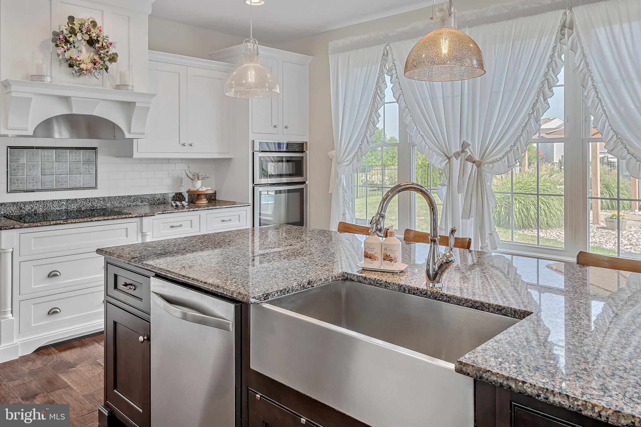 HEPPLEWHITE ESTATES - Residential